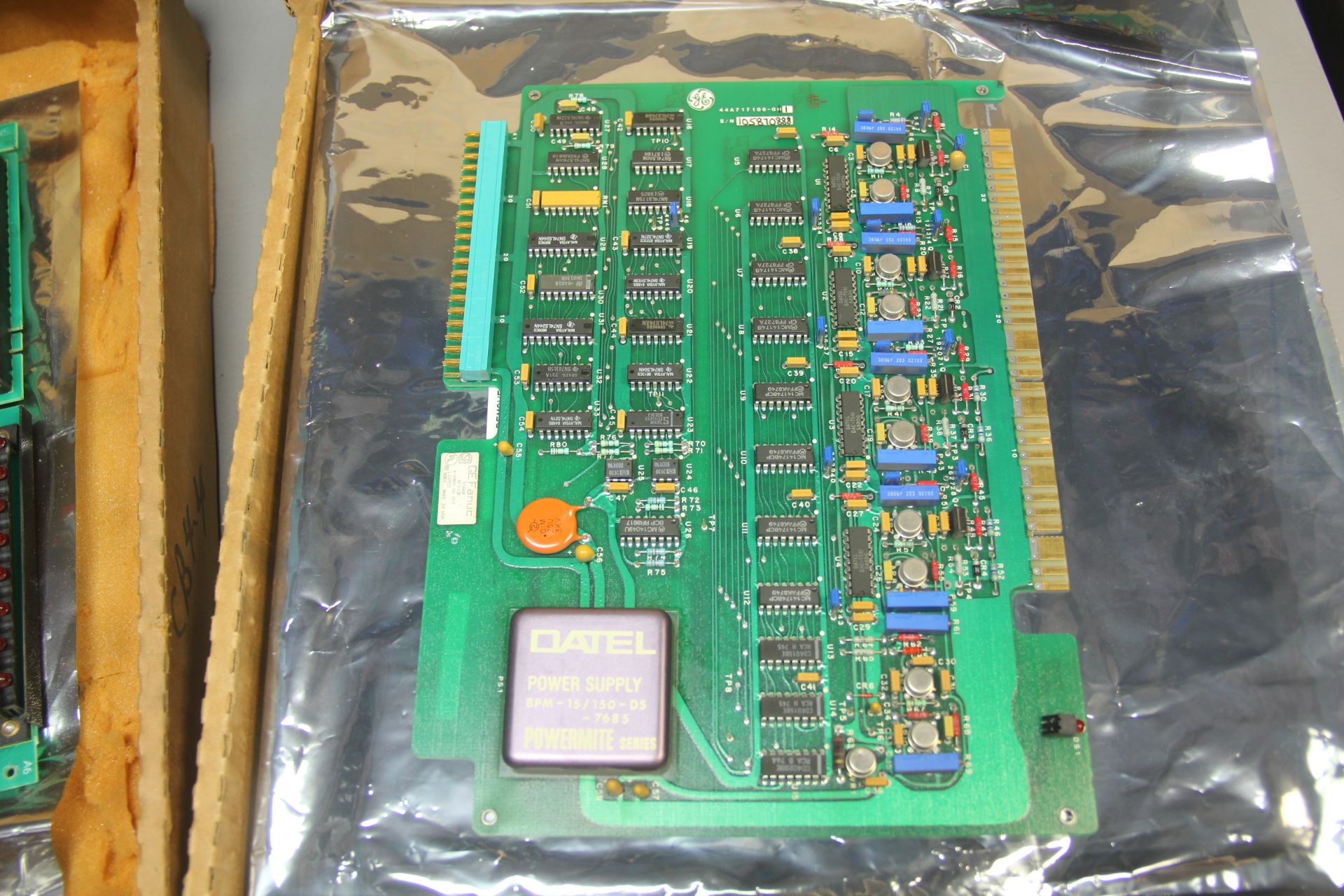 LOT OF 2 GE FANUC CONTROL BOARDS - Image 2 of 8