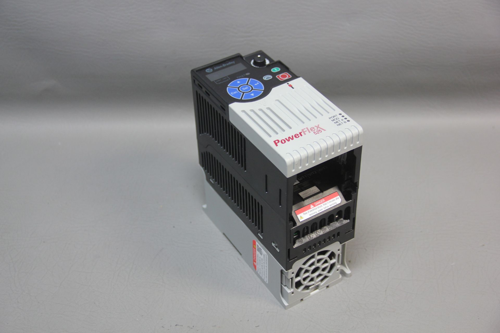 ALLEN BRADLEY POWERFLEX 525 1HP AC DRIVE