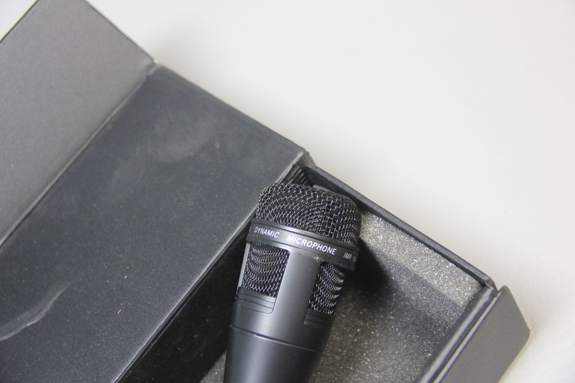 RADIO SHACK DYNAMIC MICROPHONE - Image 4 of 6