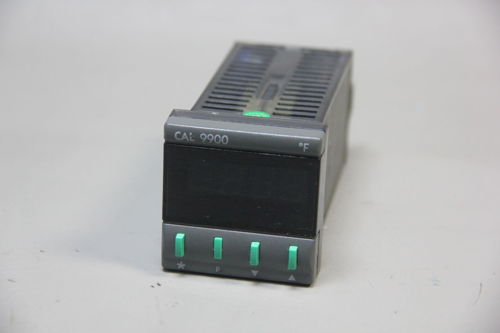 OMEGA CAL 9900 TEMPERATURE CONTROLLER