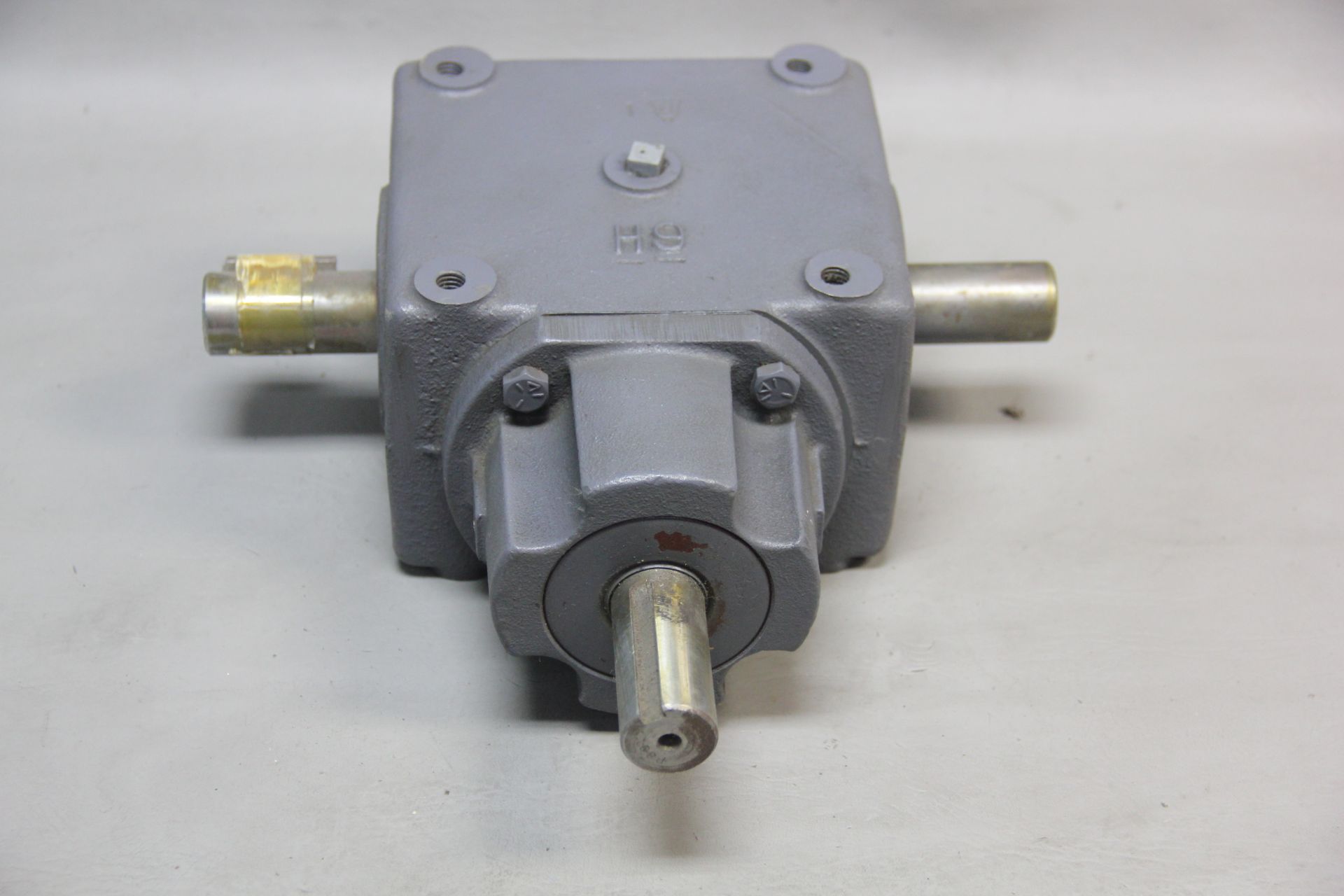 UNUSED BROWNING BEVEL GEAR BOX