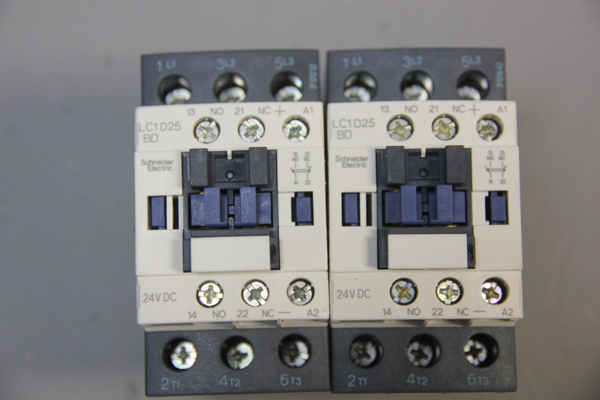 2 SCHNEIDER CONTACTORS - Image 3 of 4