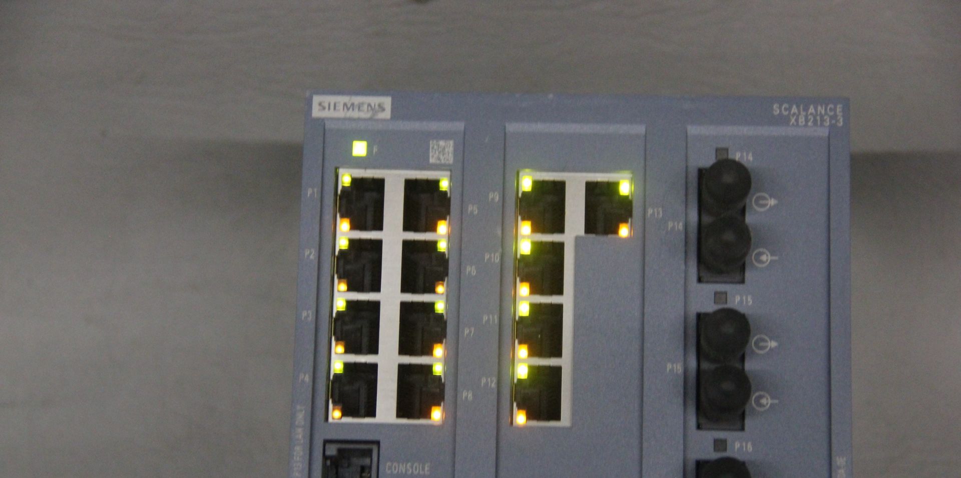 SIEMENS INDUSTRIAL ETHERNET SWITCH - Image 4 of 4