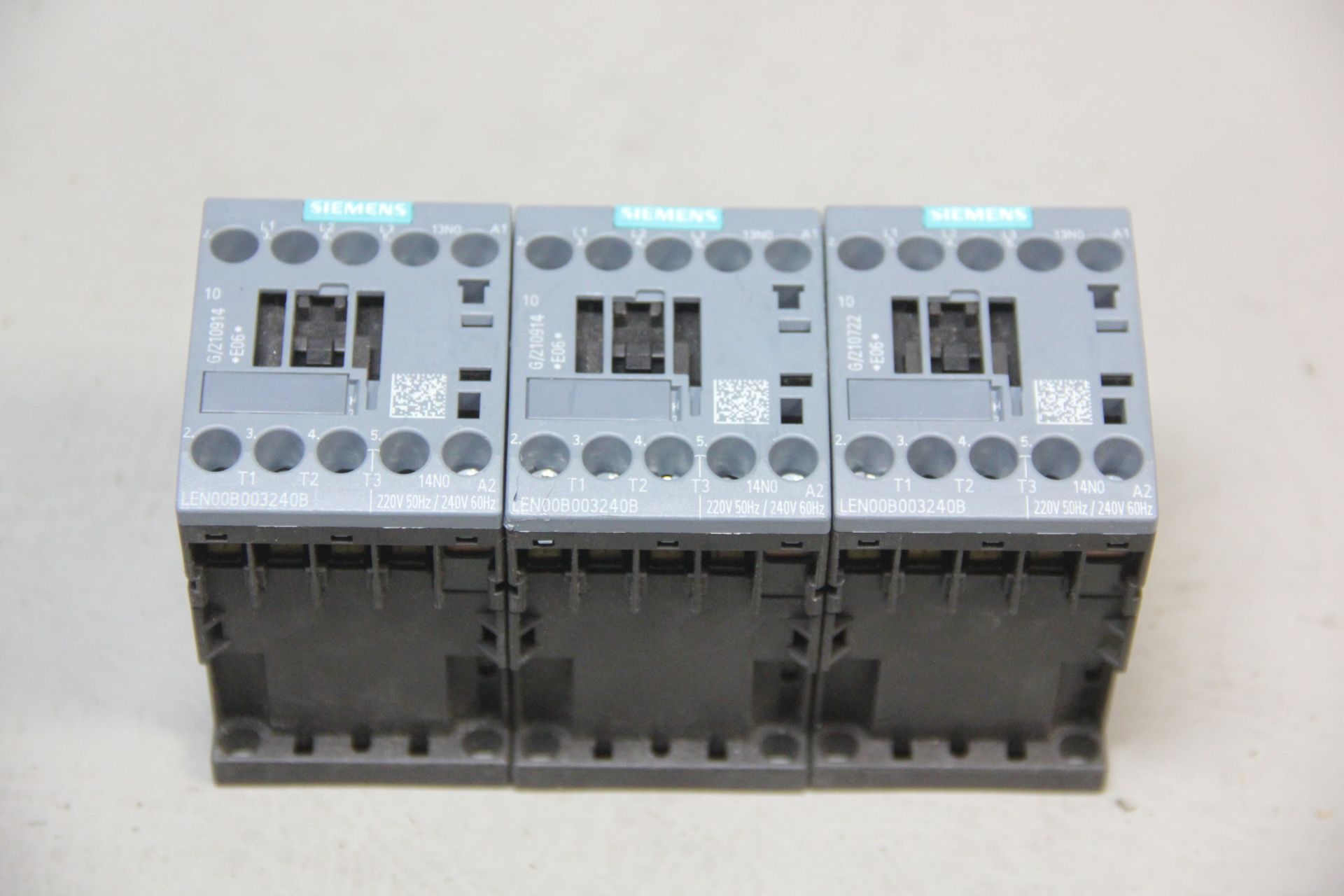 3 SIEMENS LIGHTING CONTACTORS