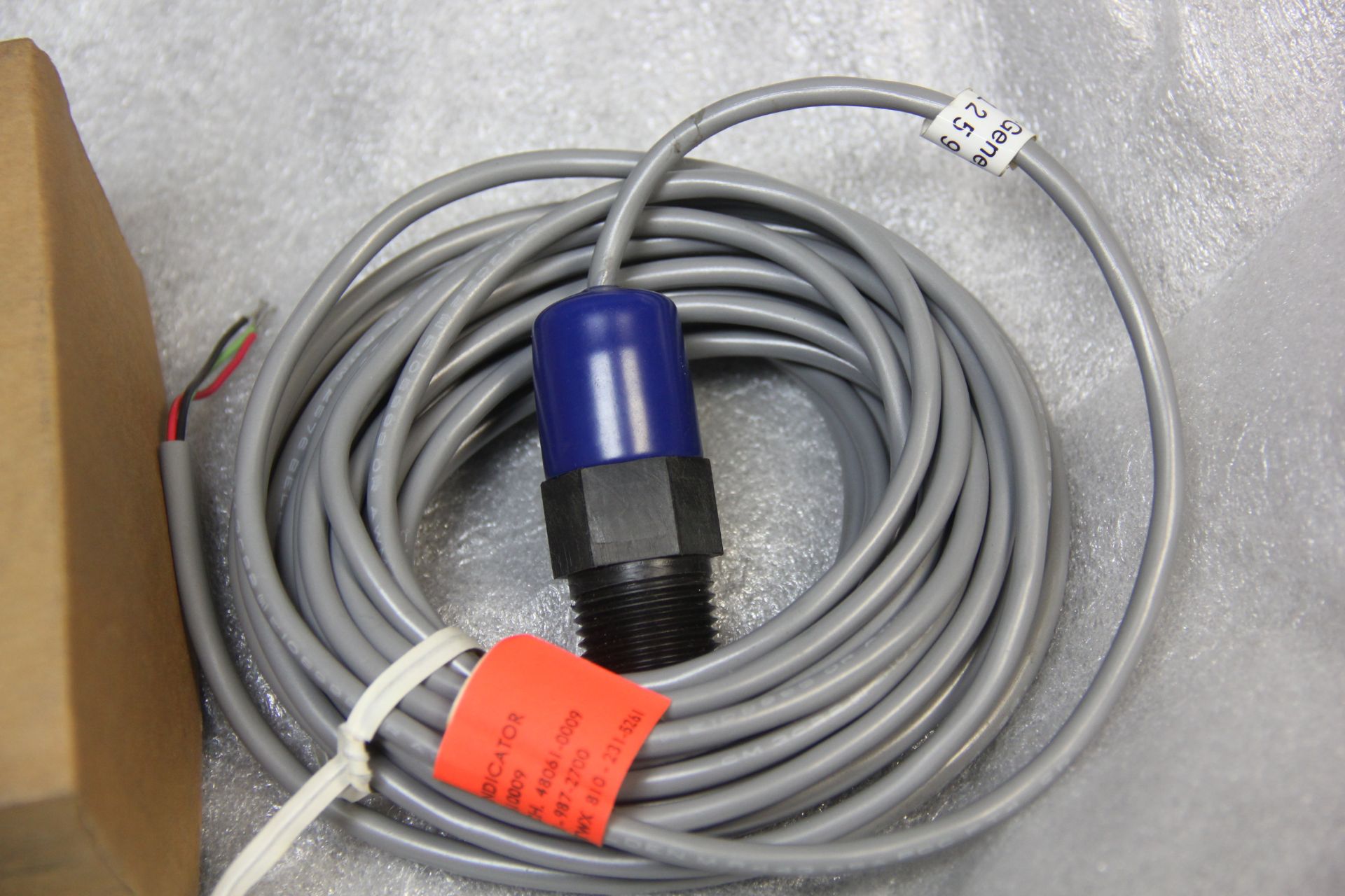 NEW GENELCO LEVELITE BINDICATOR LIQUID LEVEL SENSOR - Image 2 of 6