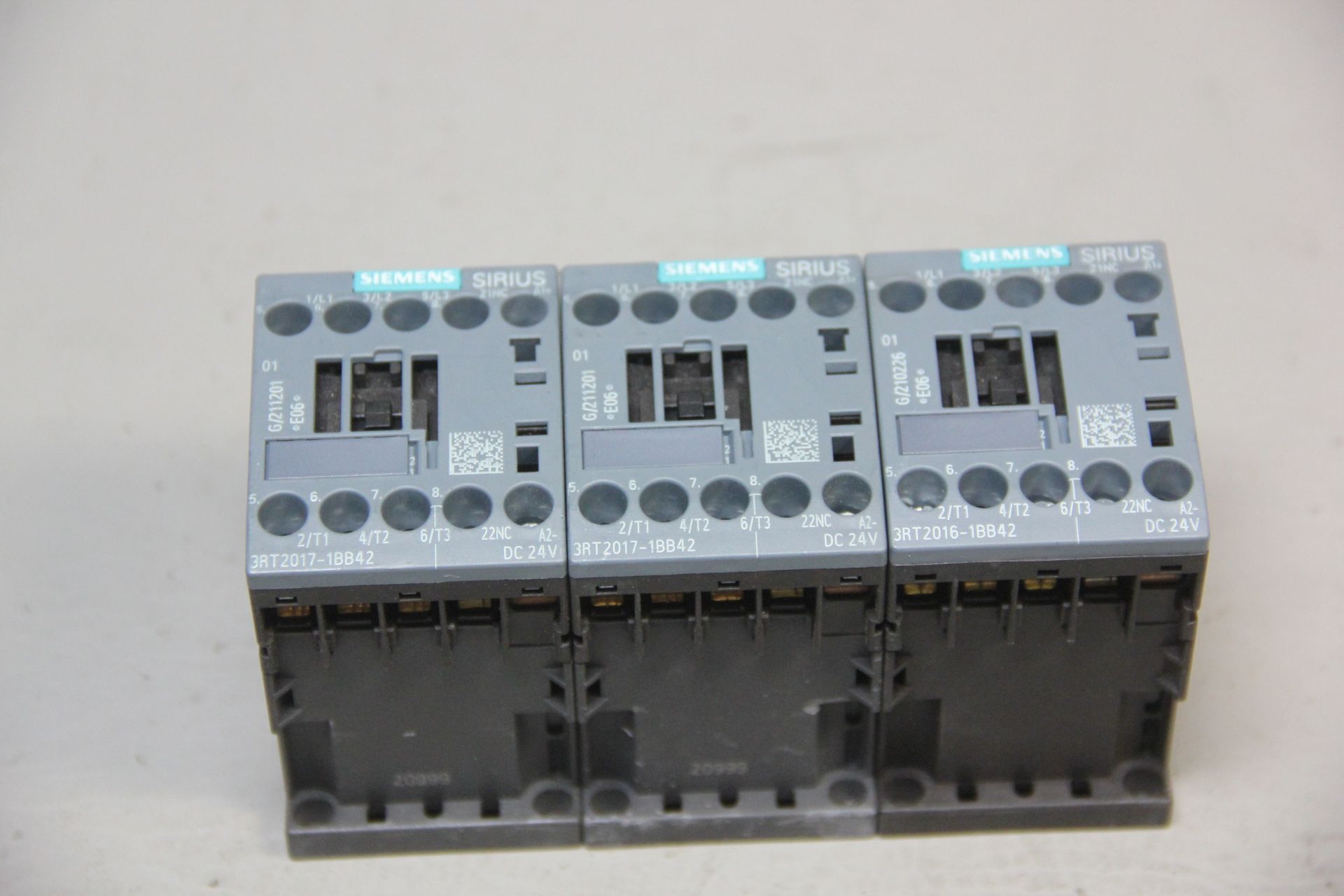 3 UNUSED SIEMENS SIRIUS CONTACTORS