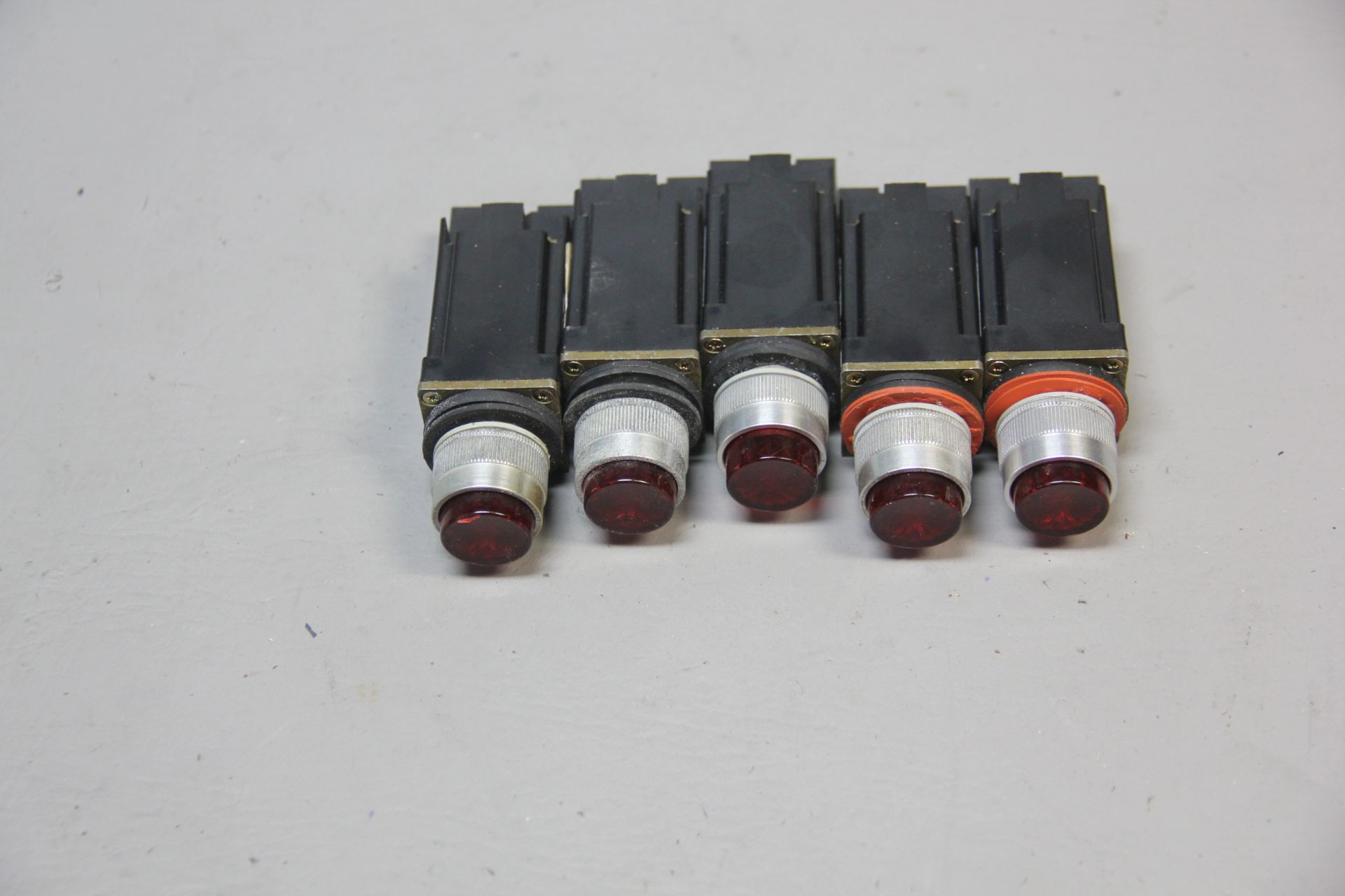 LOT OF 5 ALLEN BRADLEY RED ILLUMINATED PUSHBUTTONS - Image 4 of 5