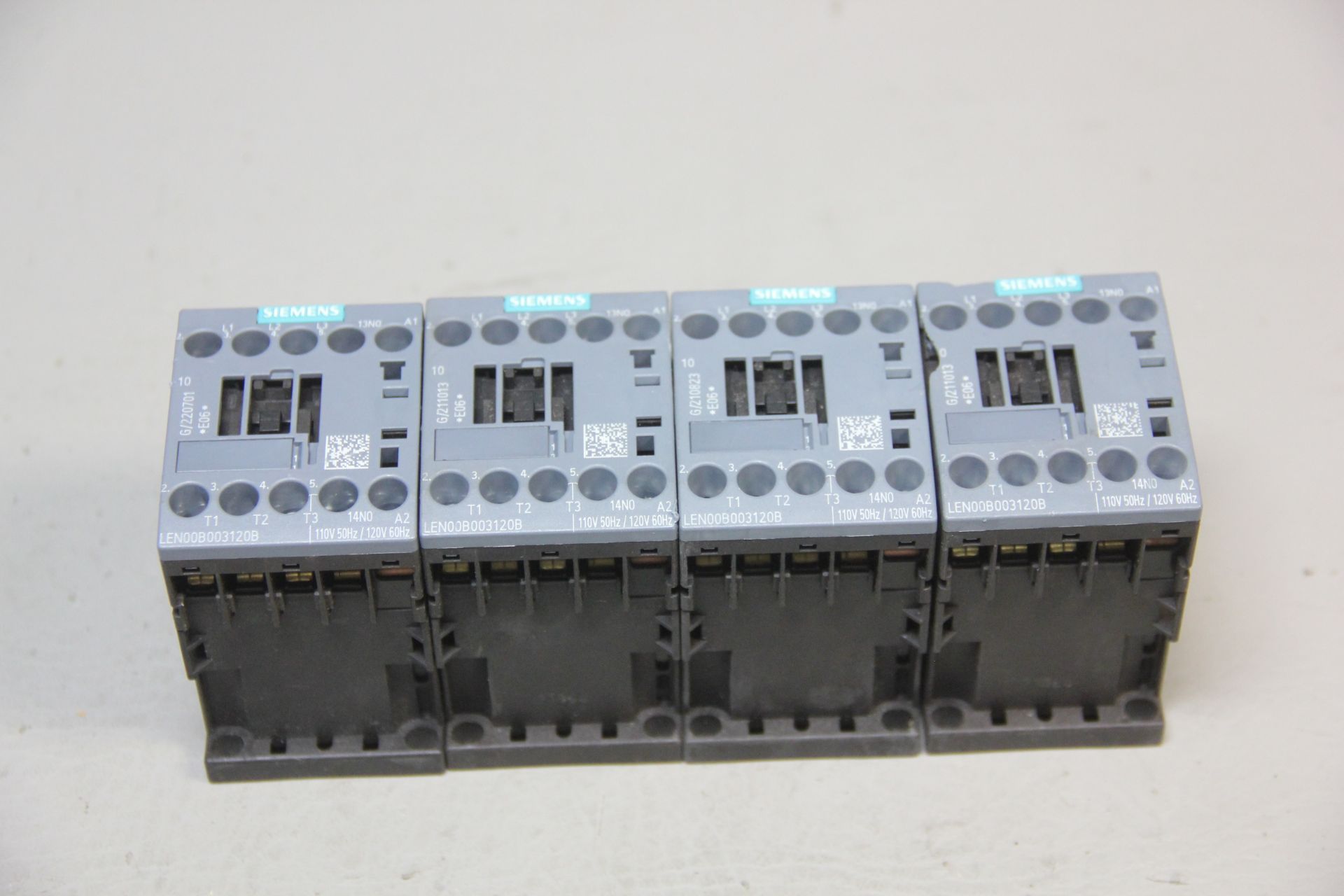 4 UNUSED SIEMENS LIGHTING CONTACTORS