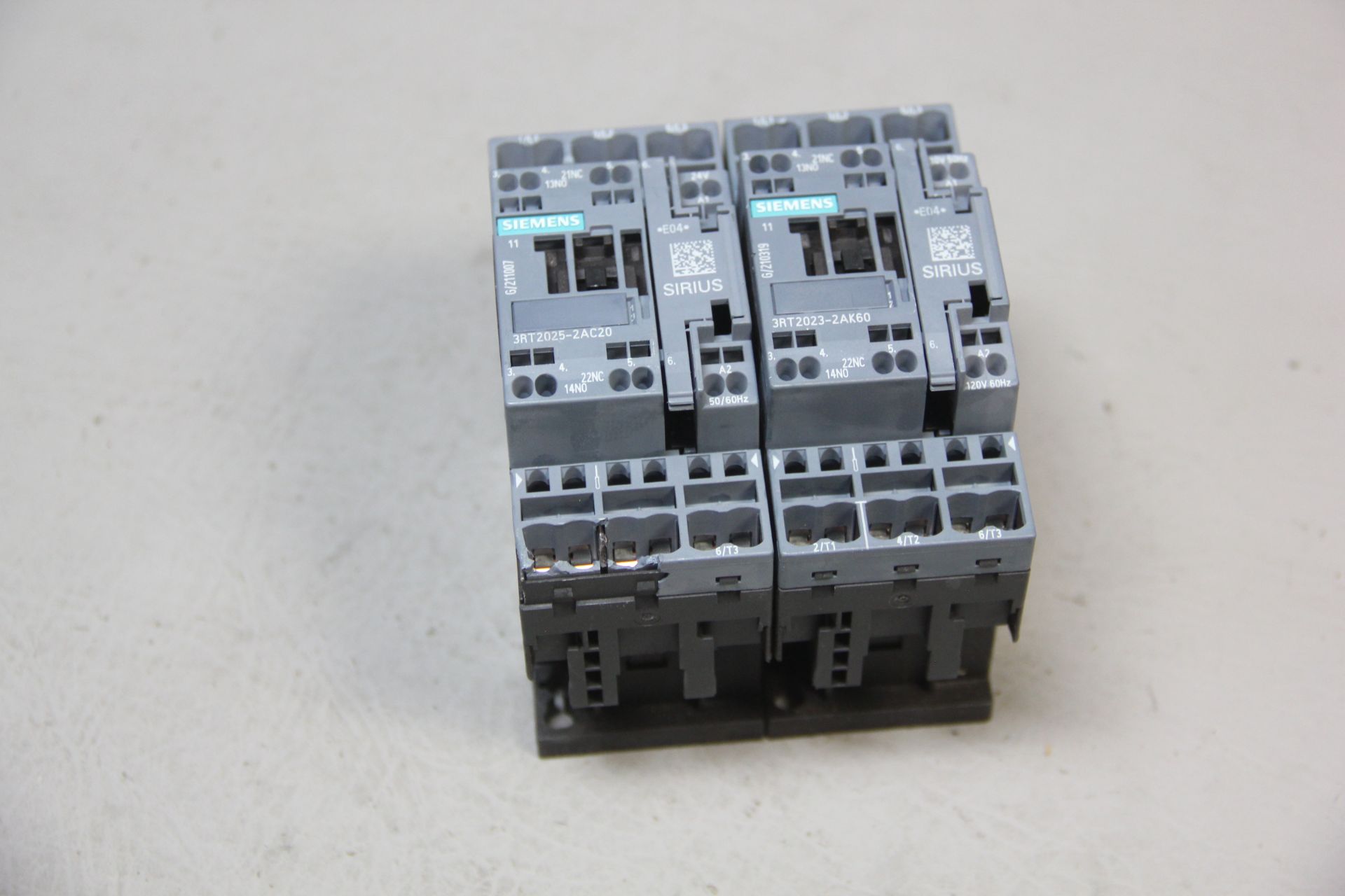 2 SIEMENS SIRIUS CONTACTOR