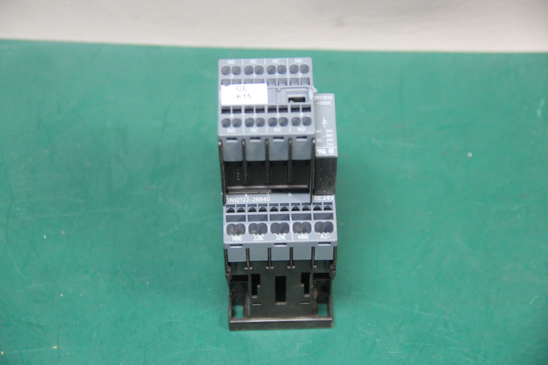 SIEMENS CONTACTOR RELAY