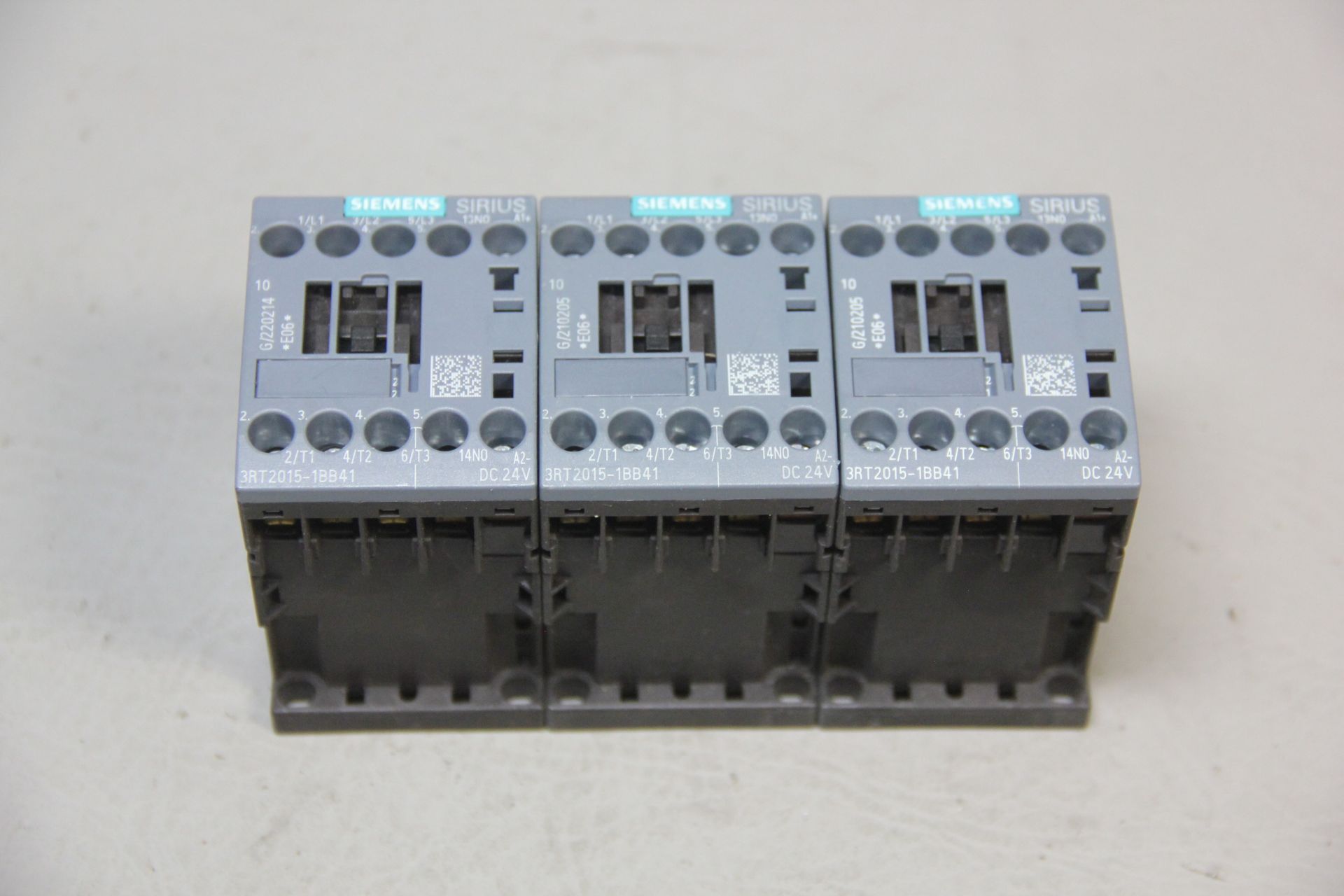 3 UNUSED SIEMENS SIRIUS CONTACTORS