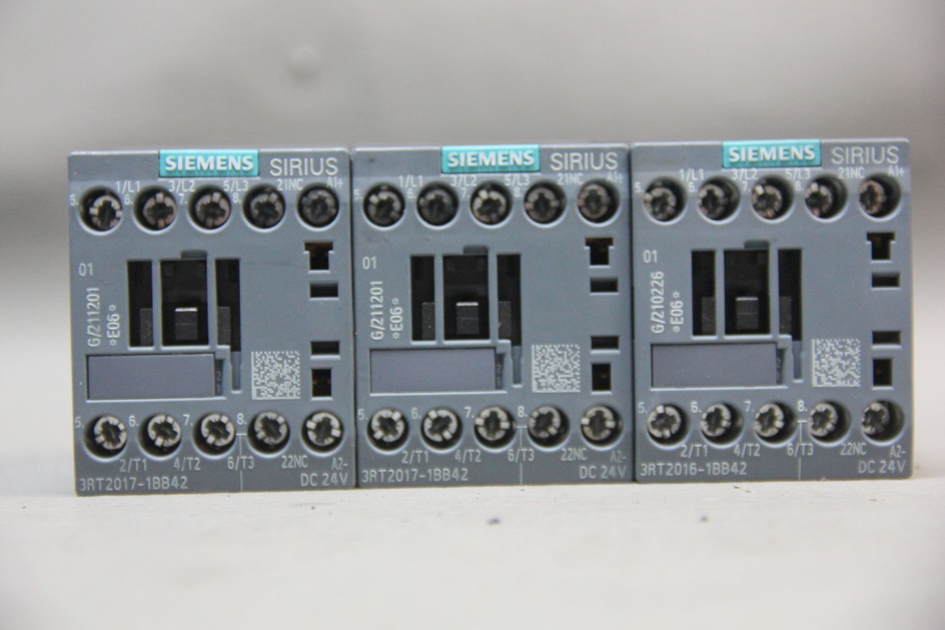 3 UNUSED SIEMENS SIRIUS CONTACTORS - Image 2 of 2