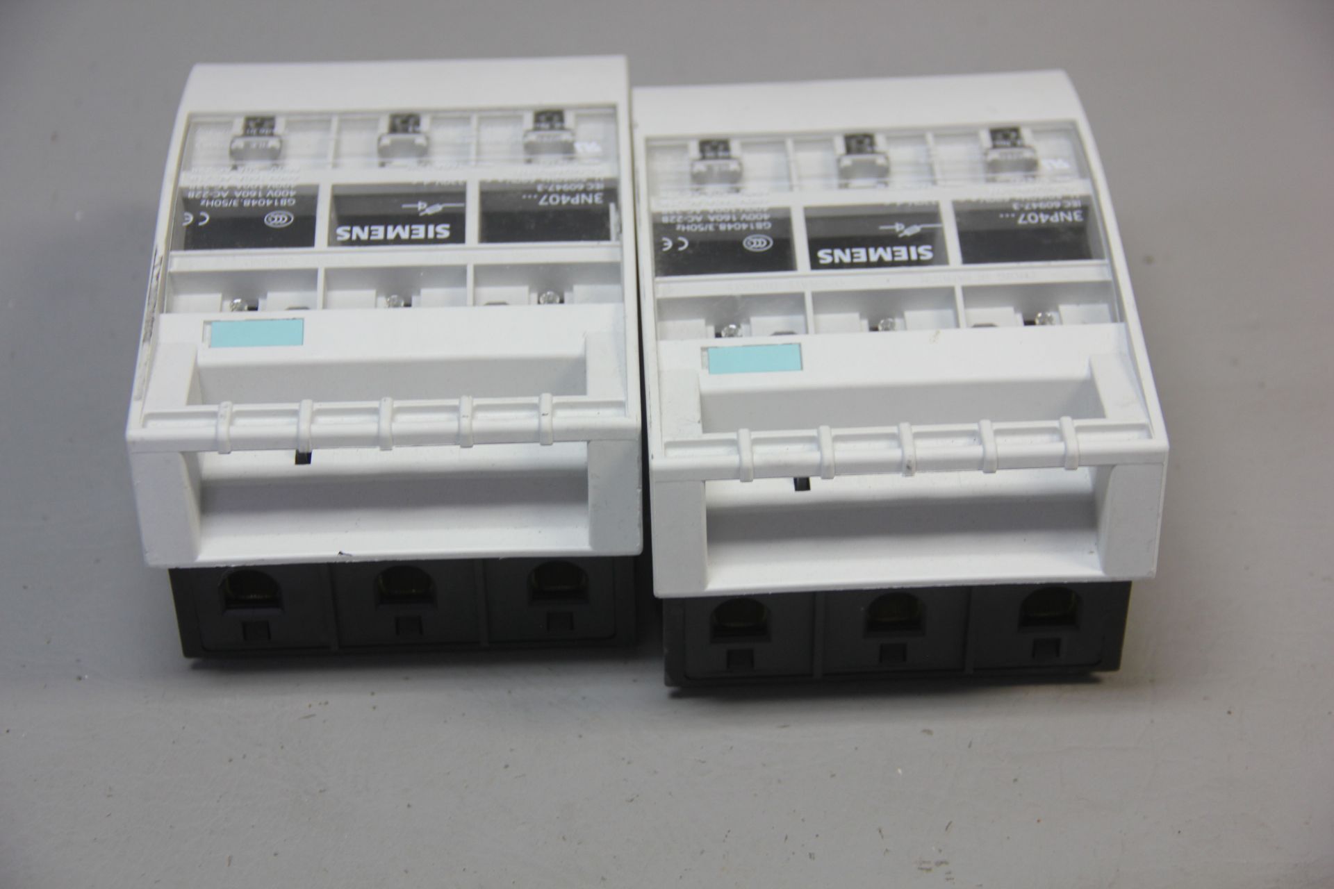 2 UNUSED SIEMENS FUSE SWITCH DISCONNECTOR FUSE HOLDERS - Image 3 of 6