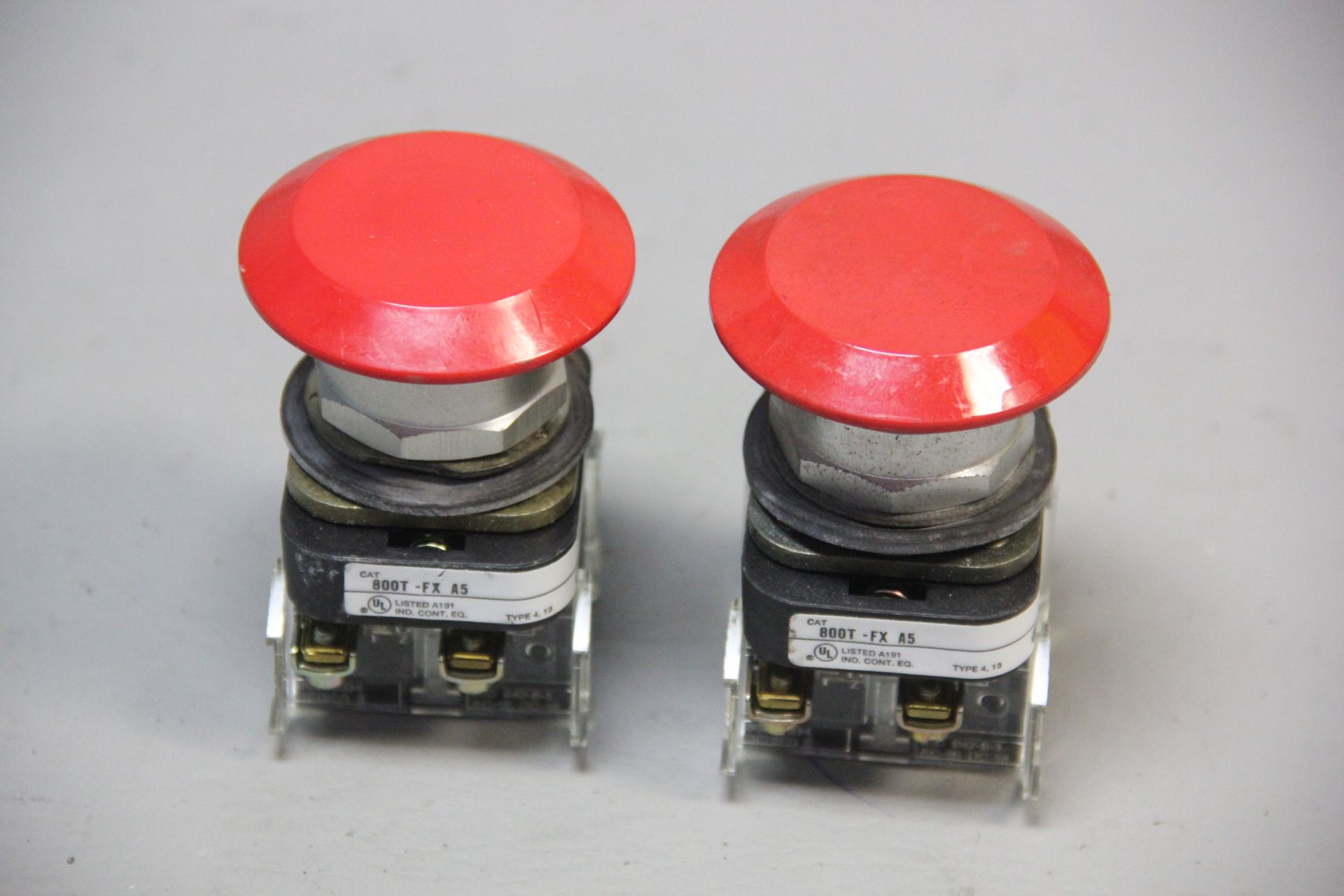 2 ALLEN BRADLEY RED MUSHROOM HEAD EMERGENCY STOP PUSHBUTTONS