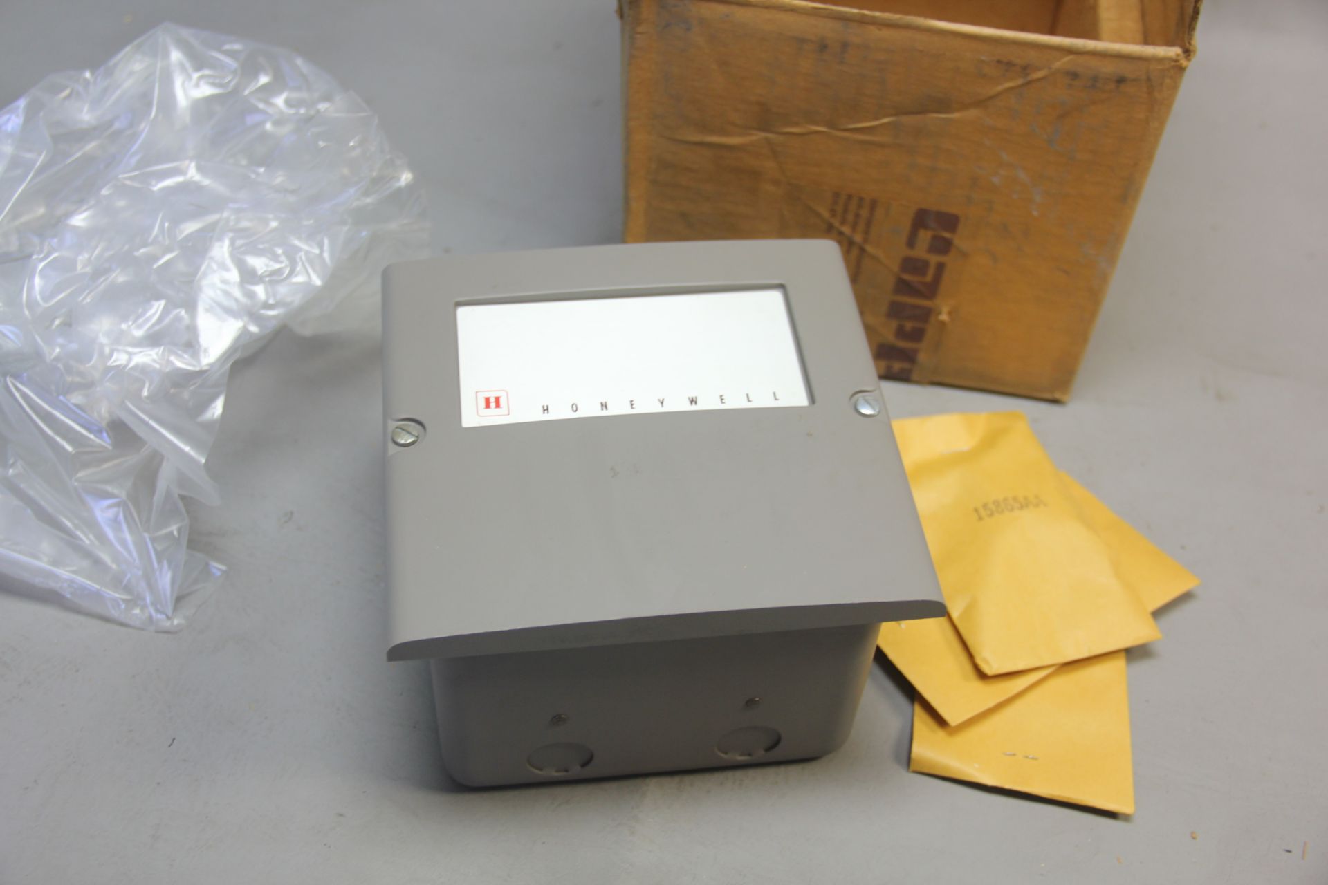 NEW HONEYWELL PROPORTIONING RELAY - Image 2 of 5