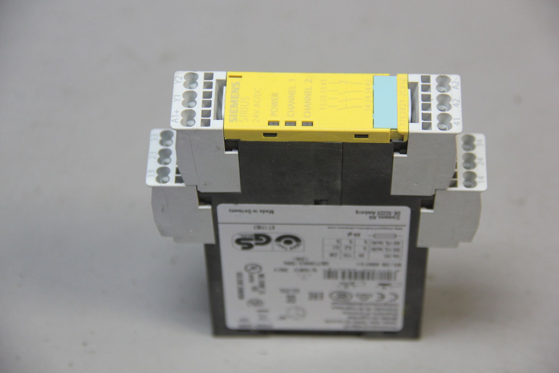 SIEMENS SIRIUS SAFETY RELAY