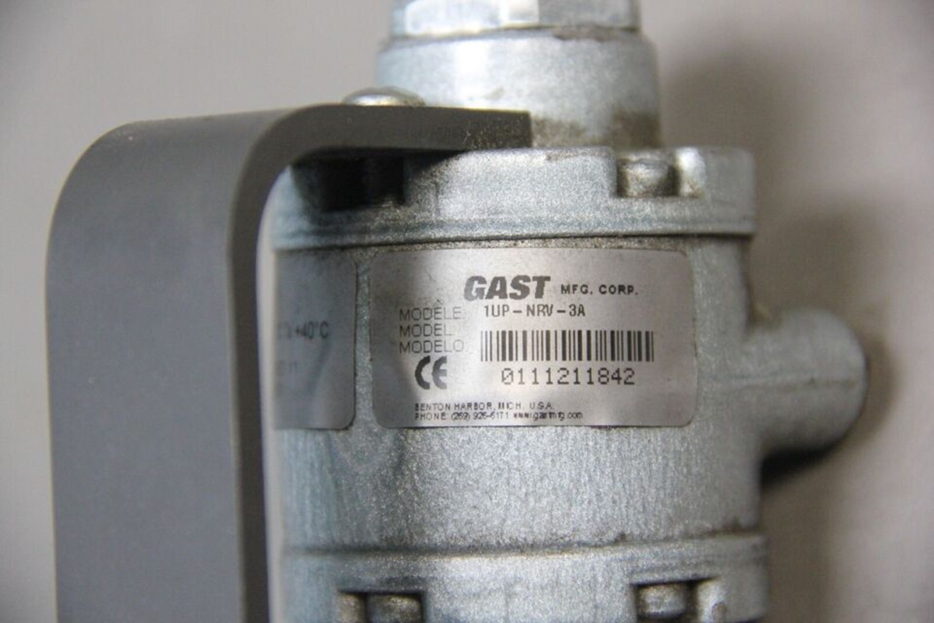 GAST REVERSIBLE HUB AIR ACTUATED MOTOR - Image 3 of 3