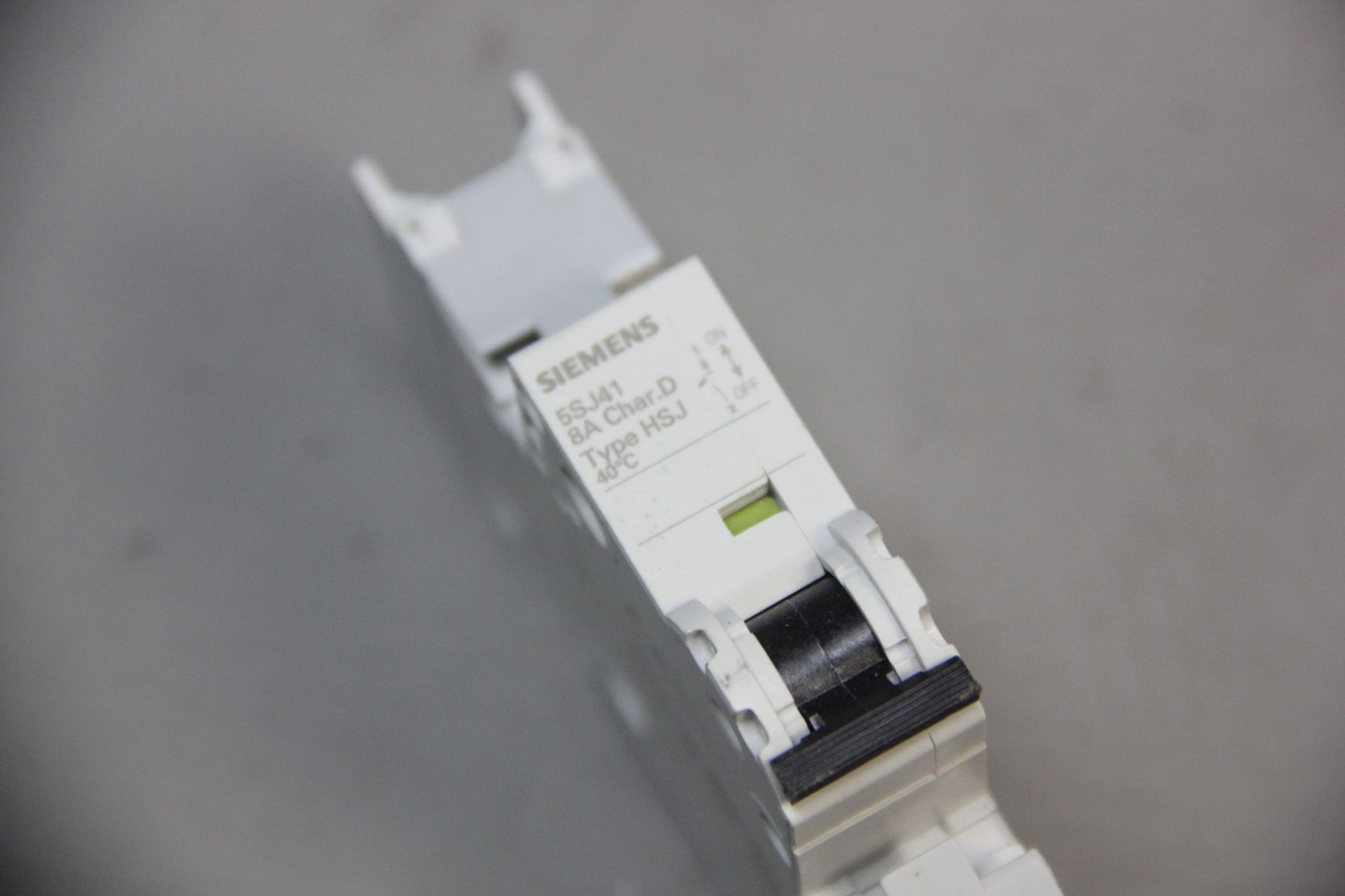 LOT OF UNUSED SIEMENS CIRCUIT BREAKERS - Image 3 of 4