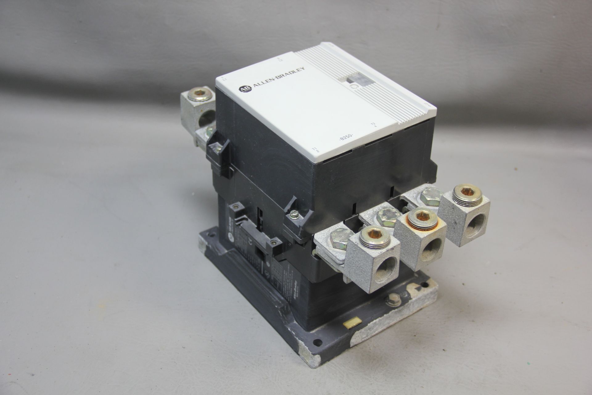 ALLEN BRADLEY 250A CONTACTOR