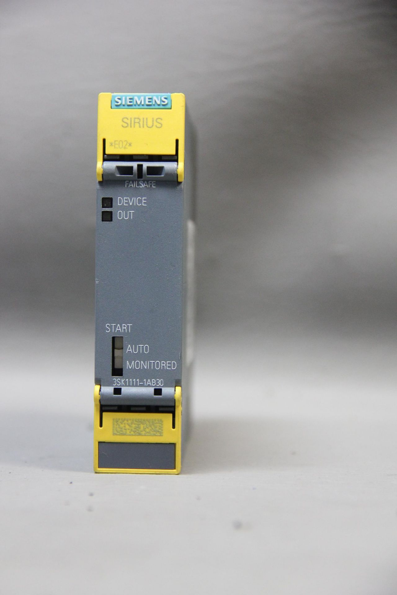 SIEMENS SAFETY RELAY - Image 3 of 4