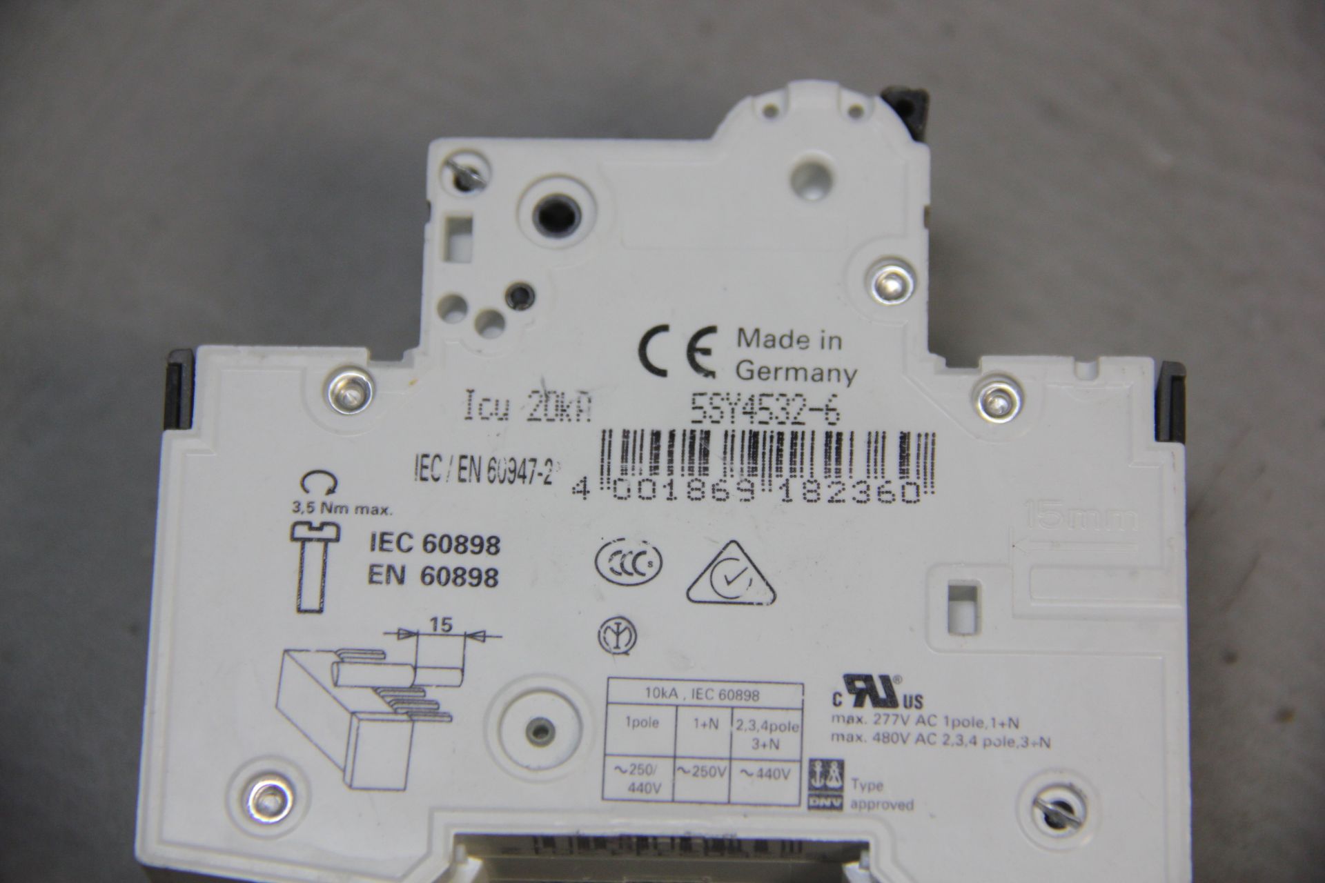 LOT OF UNUSED SIEMENS CIRCUIT BREAKERS - Image 4 of 4