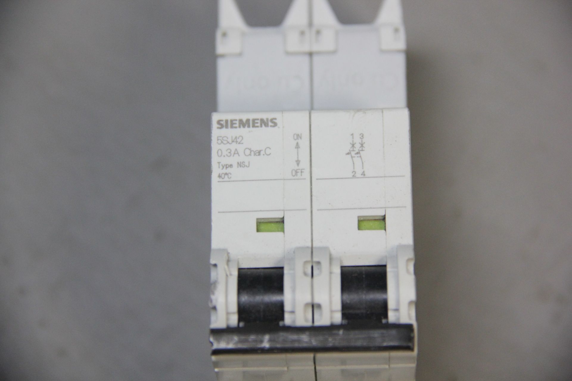 LOT OF UNUSED SIEMENS CIRCUIT BREAKERS - Image 3 of 5