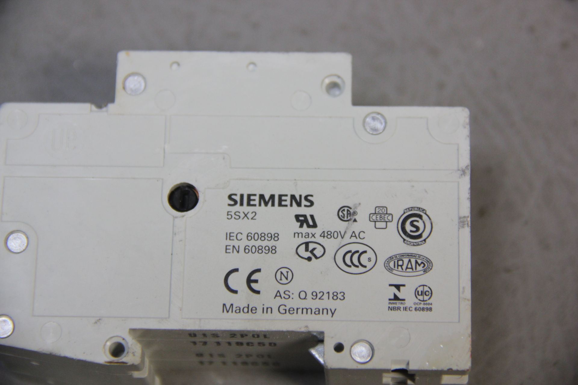 LOT OF UNUSED SIEMENS CIRCUIT BREAKERS - Image 4 of 4