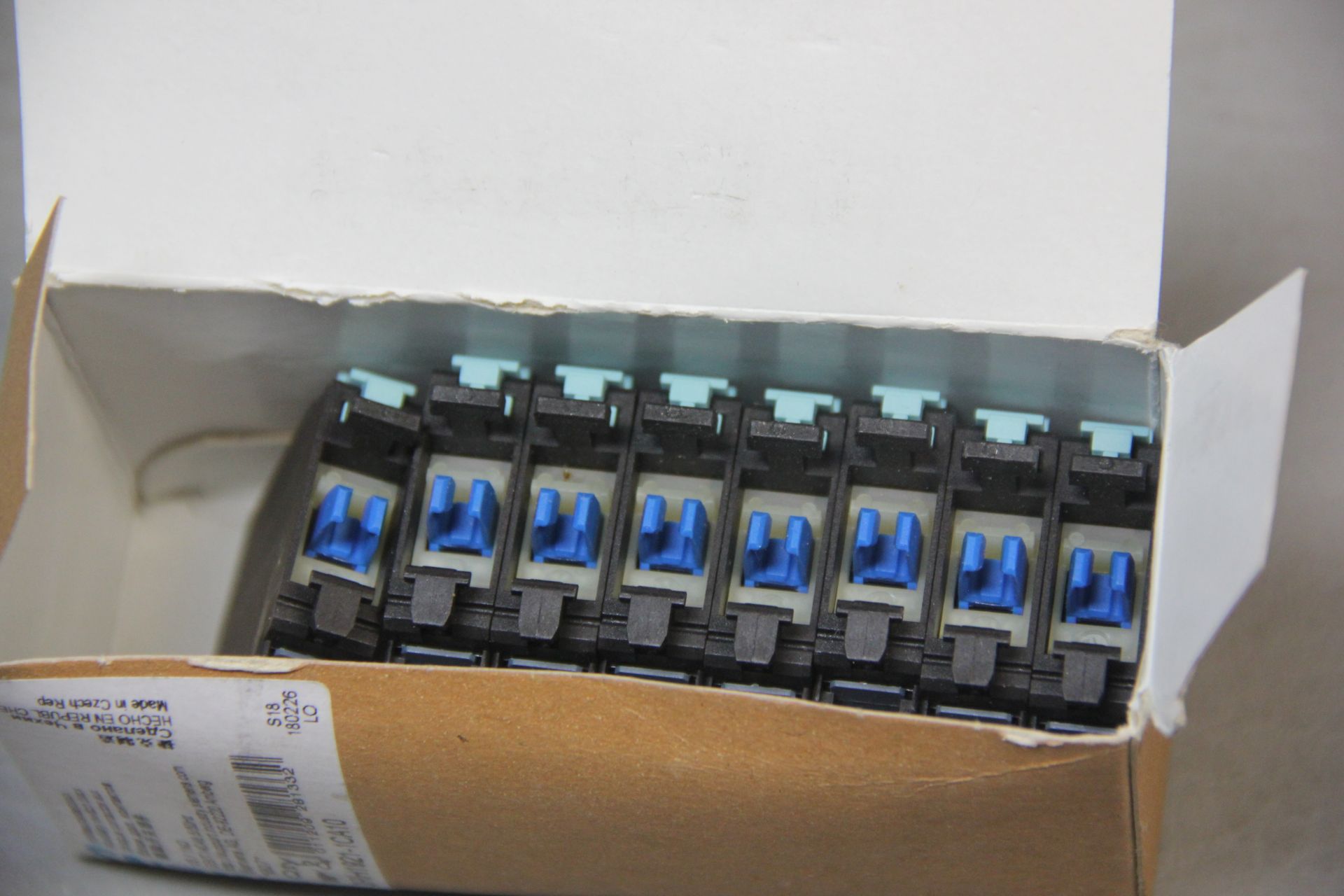 8 NEW SIEMENS AUX SWITCH BLOCKS - Image 3 of 4