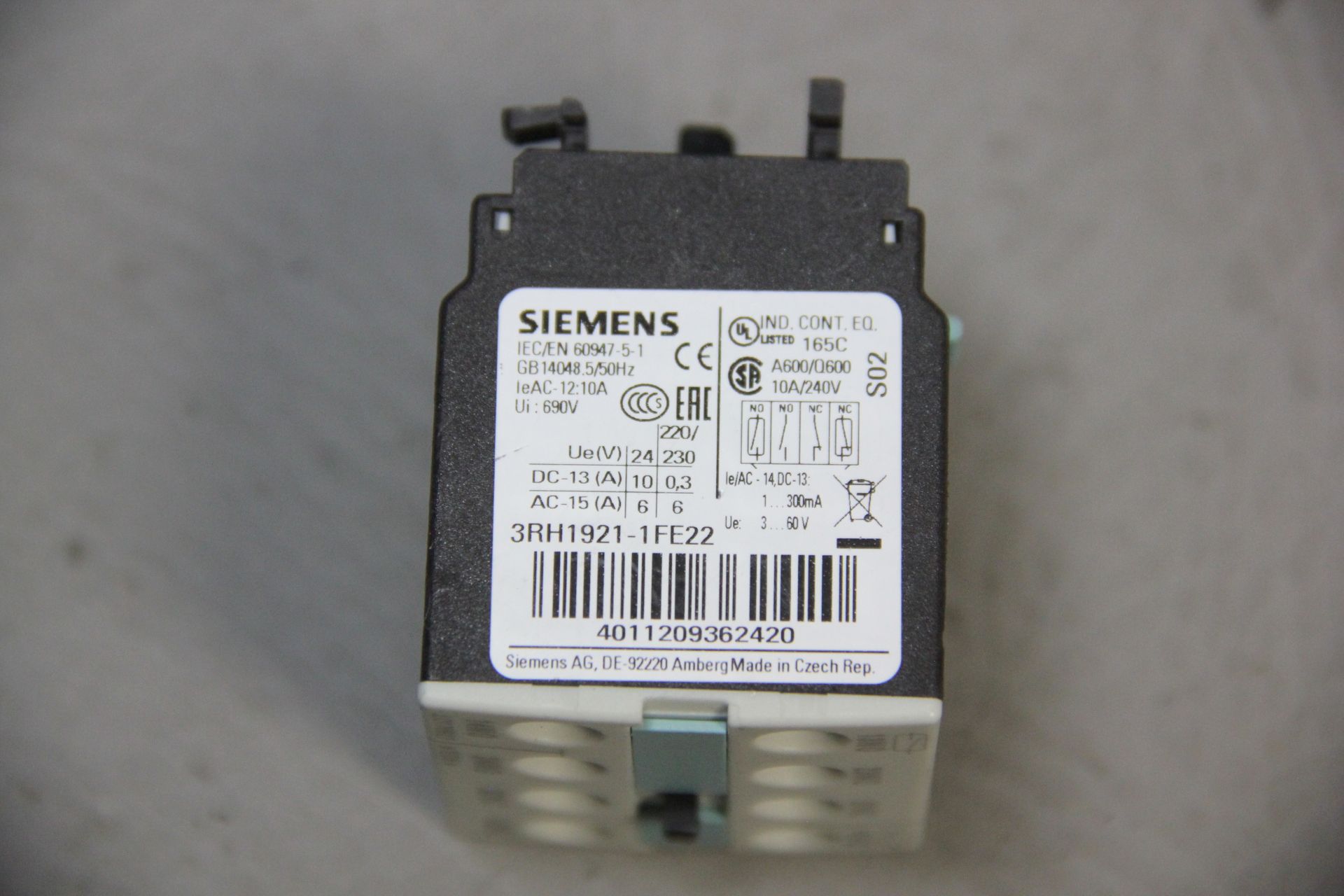 LOT OF UNUSED SIEMENS AUX SWITCHES - Image 6 of 6