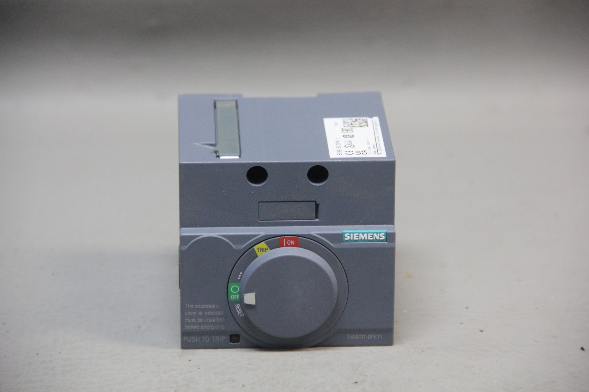 UNUSED SIEMENS CIRCUIT BREAKER ROTARY OPERATOR