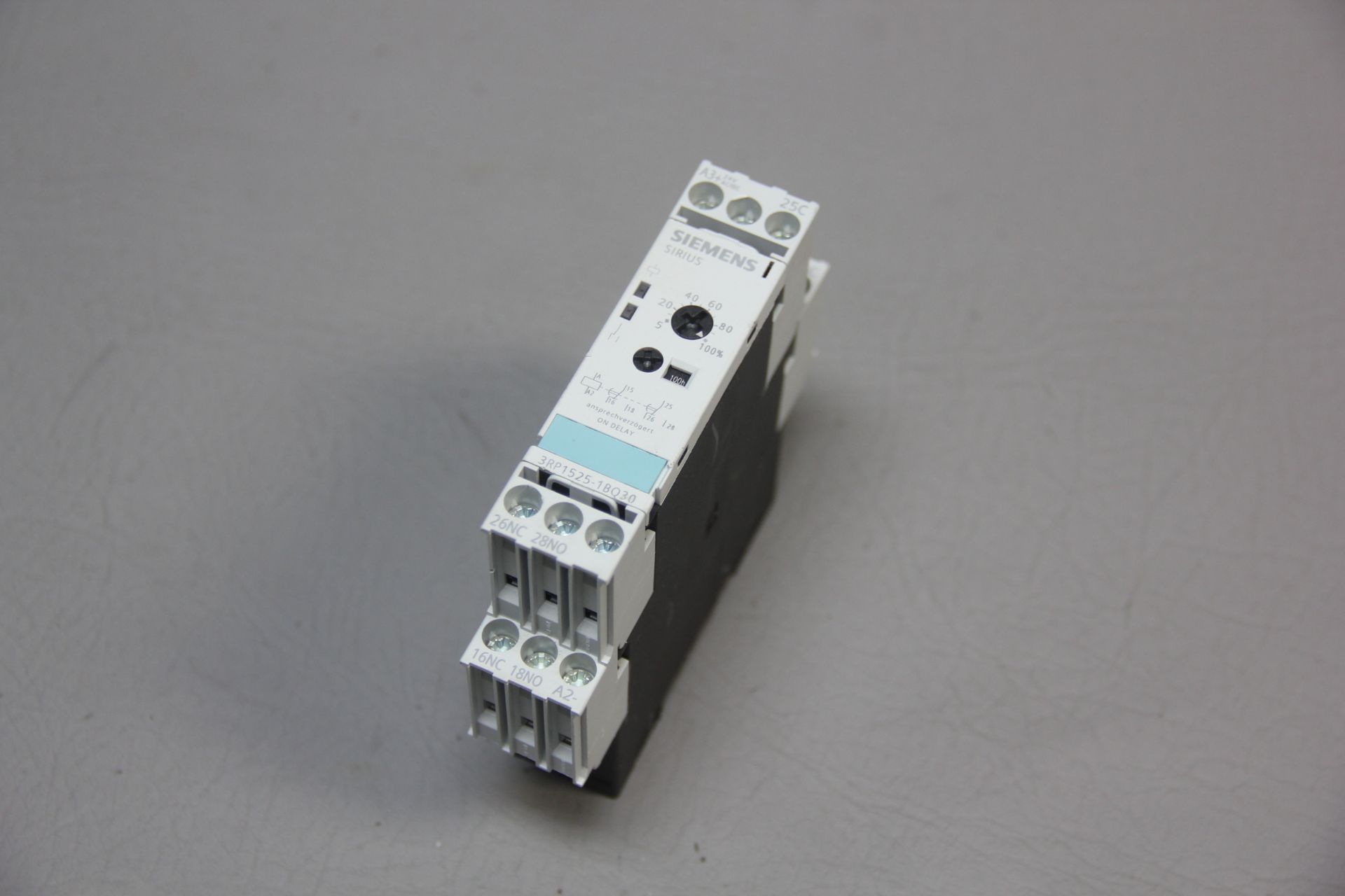 SIEMENS TIMING RELAY