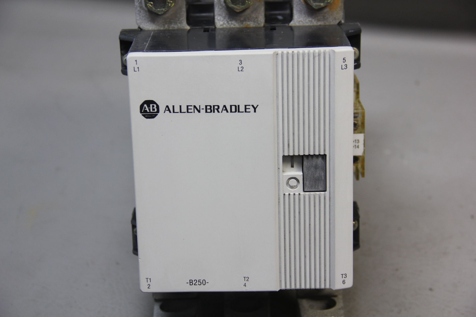 ALLEN BRADLEY 250A CONTACTOR - Image 6 of 6