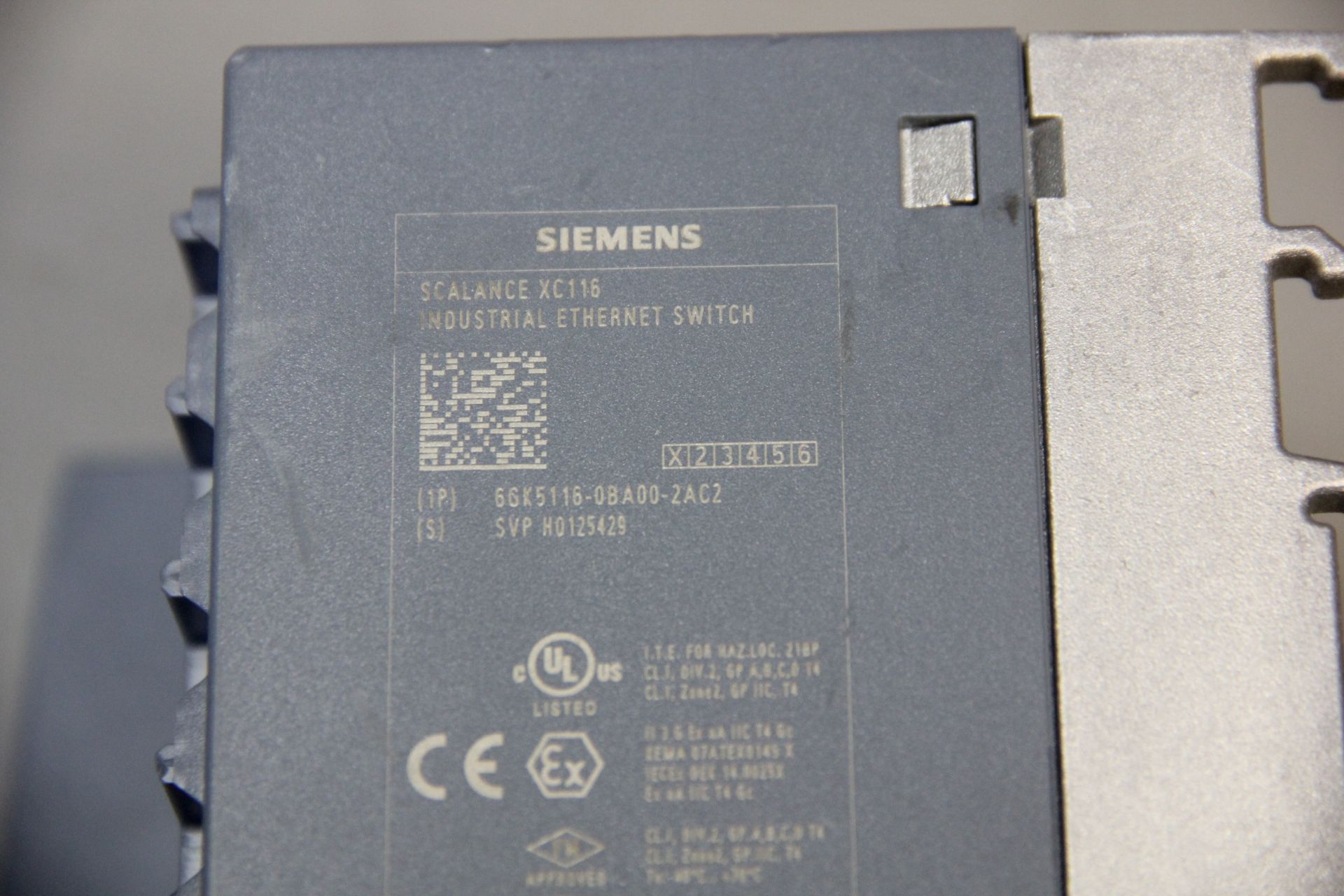 SIEMENS SCALANCE INDUSTRIAL ETHERNET SWITCH - Image 4 of 5