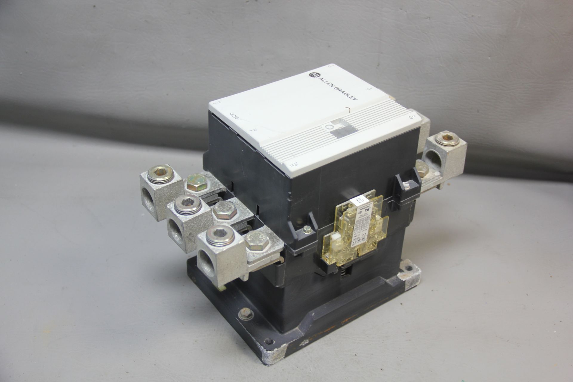 ALLEN BRADLEY 250A CONTACTOR