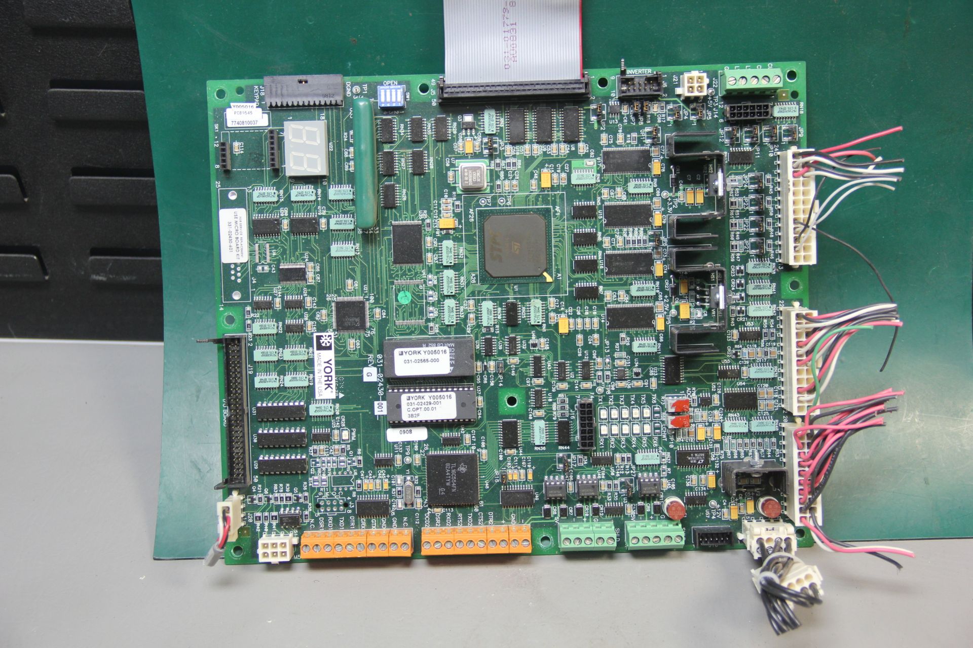 YORK CHILLER MICROBOARD CONTROLLER - Image 5 of 9