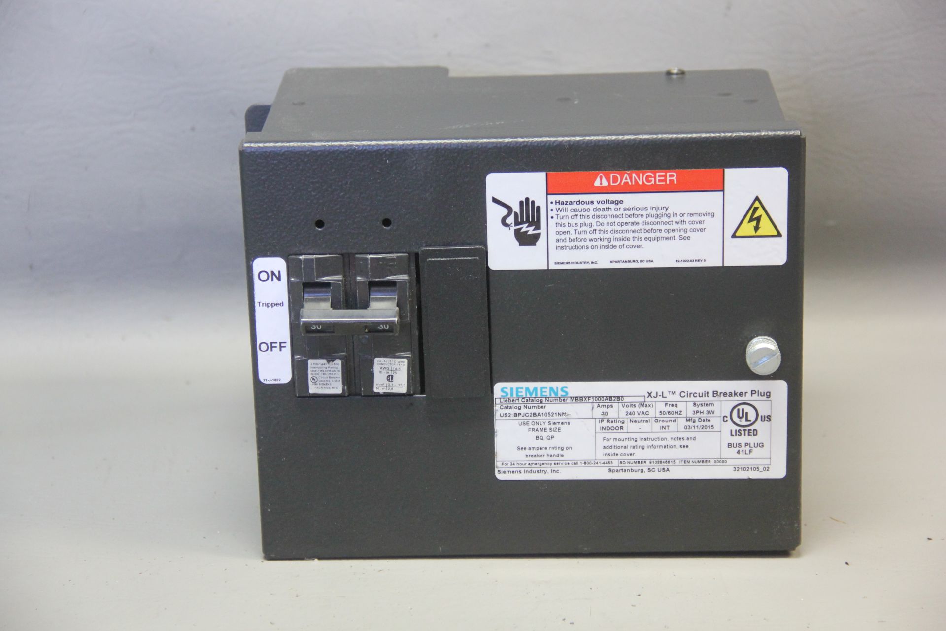 SIEMENS XJ-L CIRCUIT BREAKER PLUG