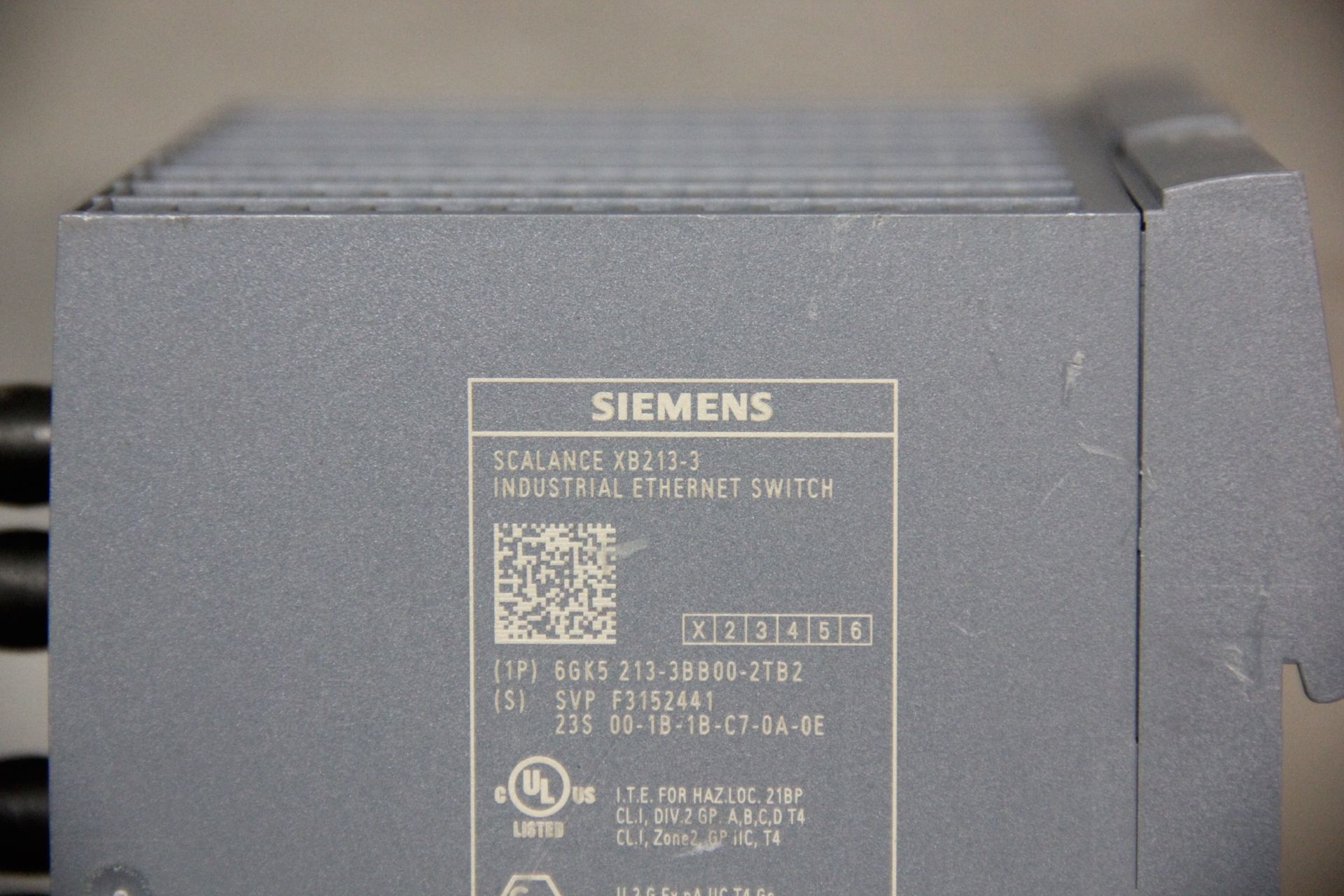 SIEMENS INDUSTRIAL ETHERNET SWITCH - Image 4 of 5