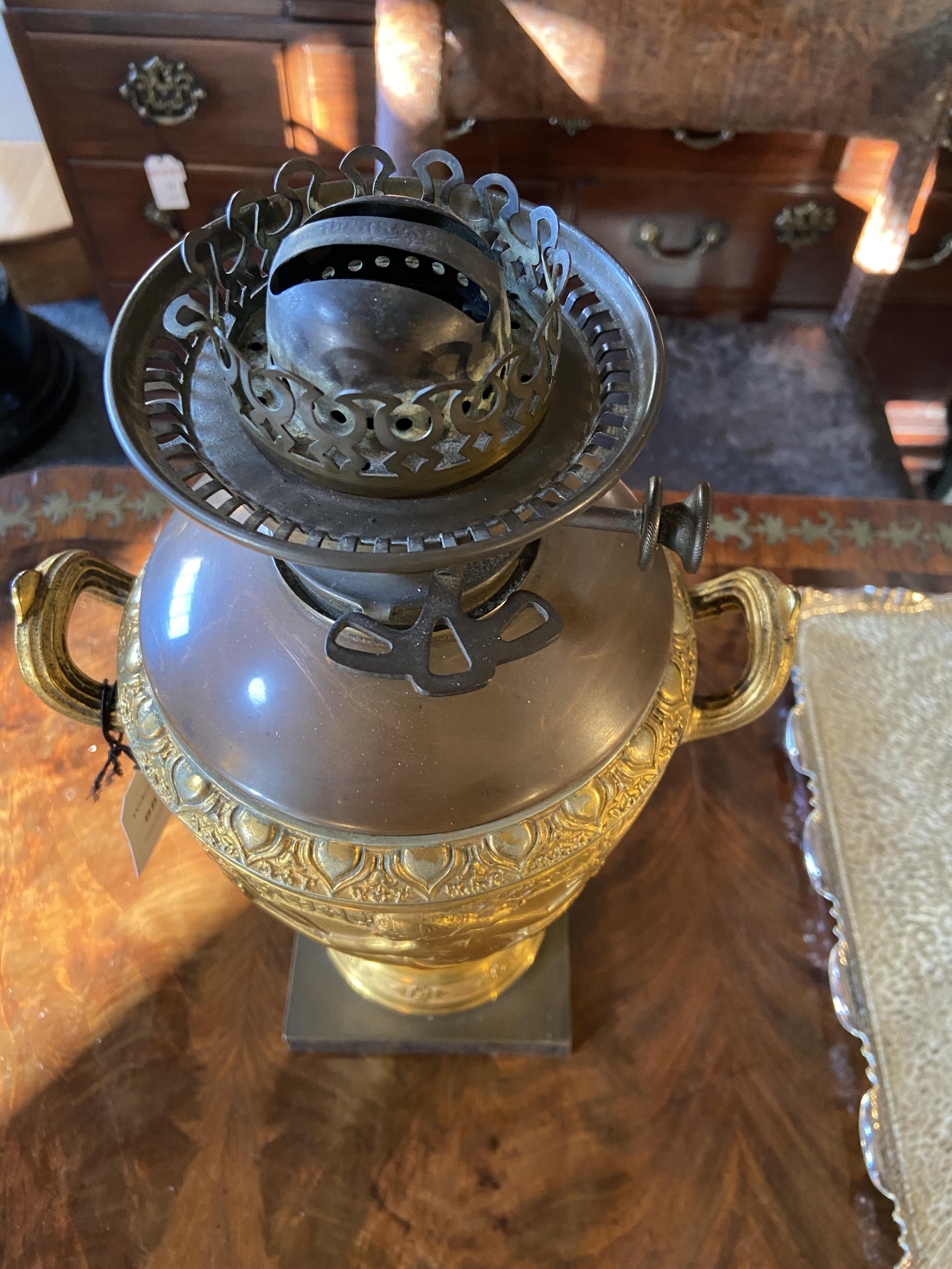 A 19th century patinated and gilt bronze oil lamp - Image 2 of 8