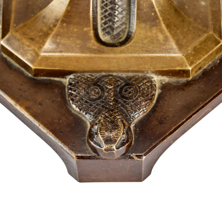 An Art Deco bronze table lamp decorated with snakes, probably English - Image 2 of 7