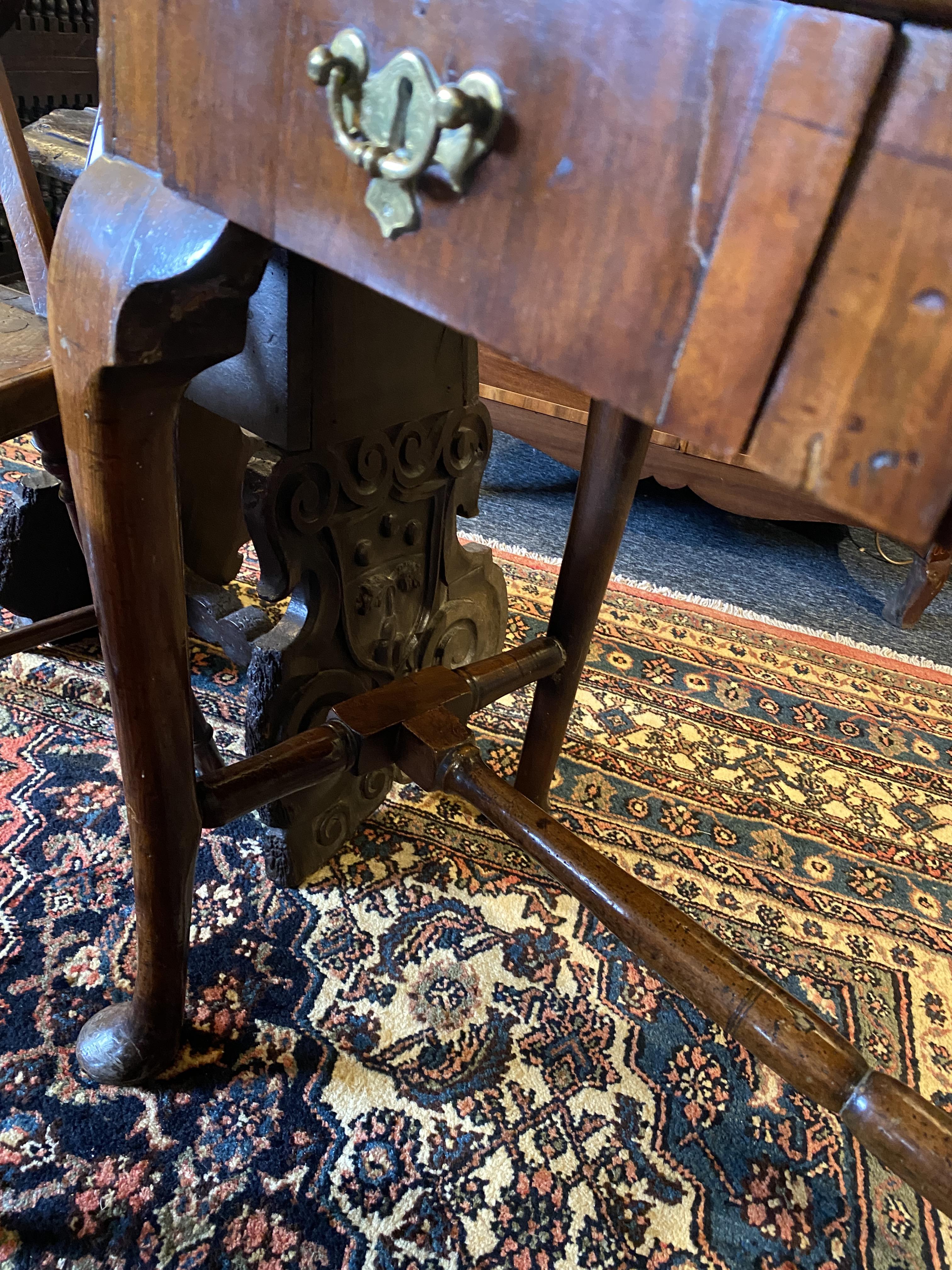 A walnut crossbanded and featherbanded bureau - Image 19 of 21