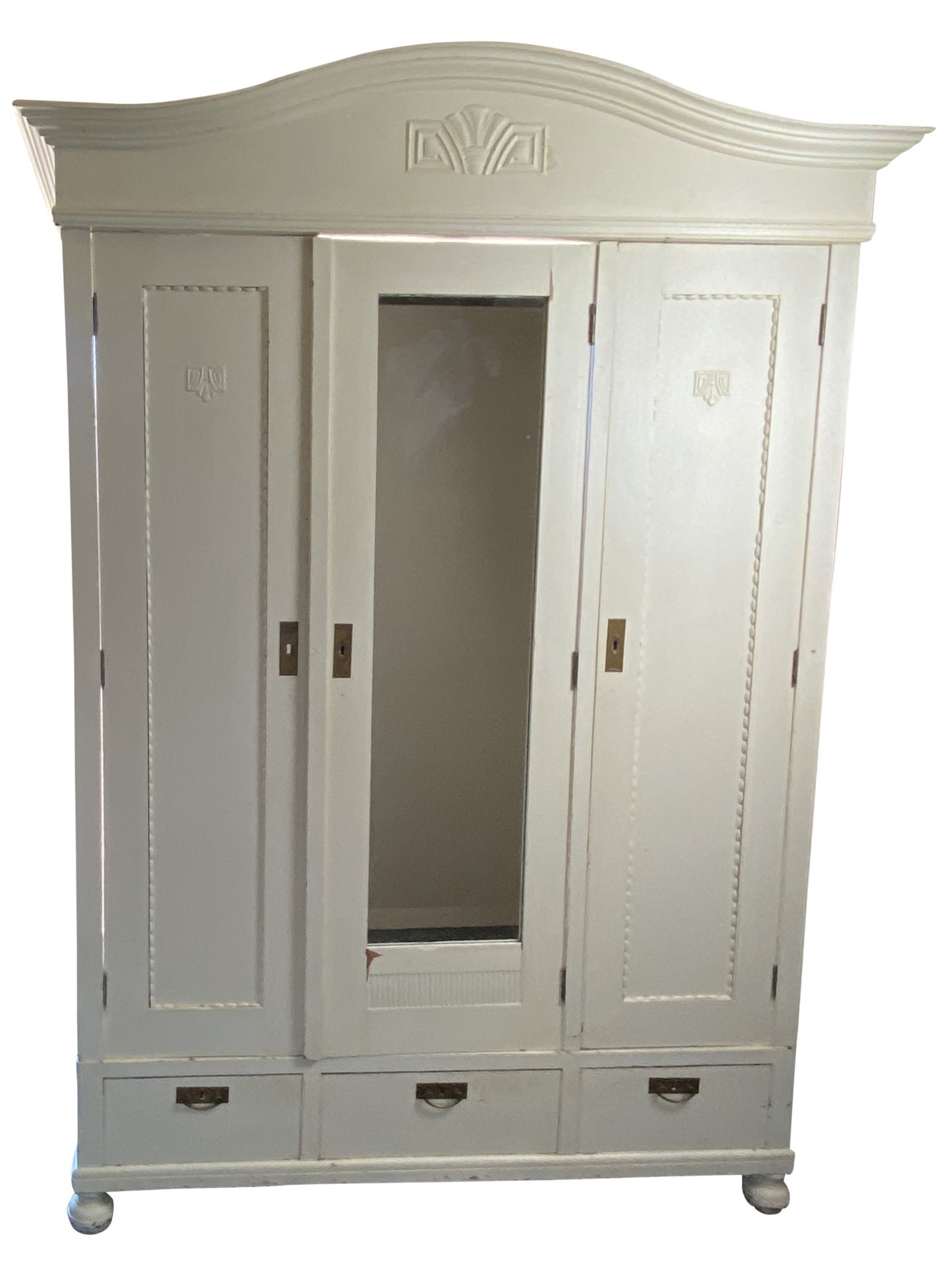 A small 1930's French cream painted armoire - Image 4 of 6