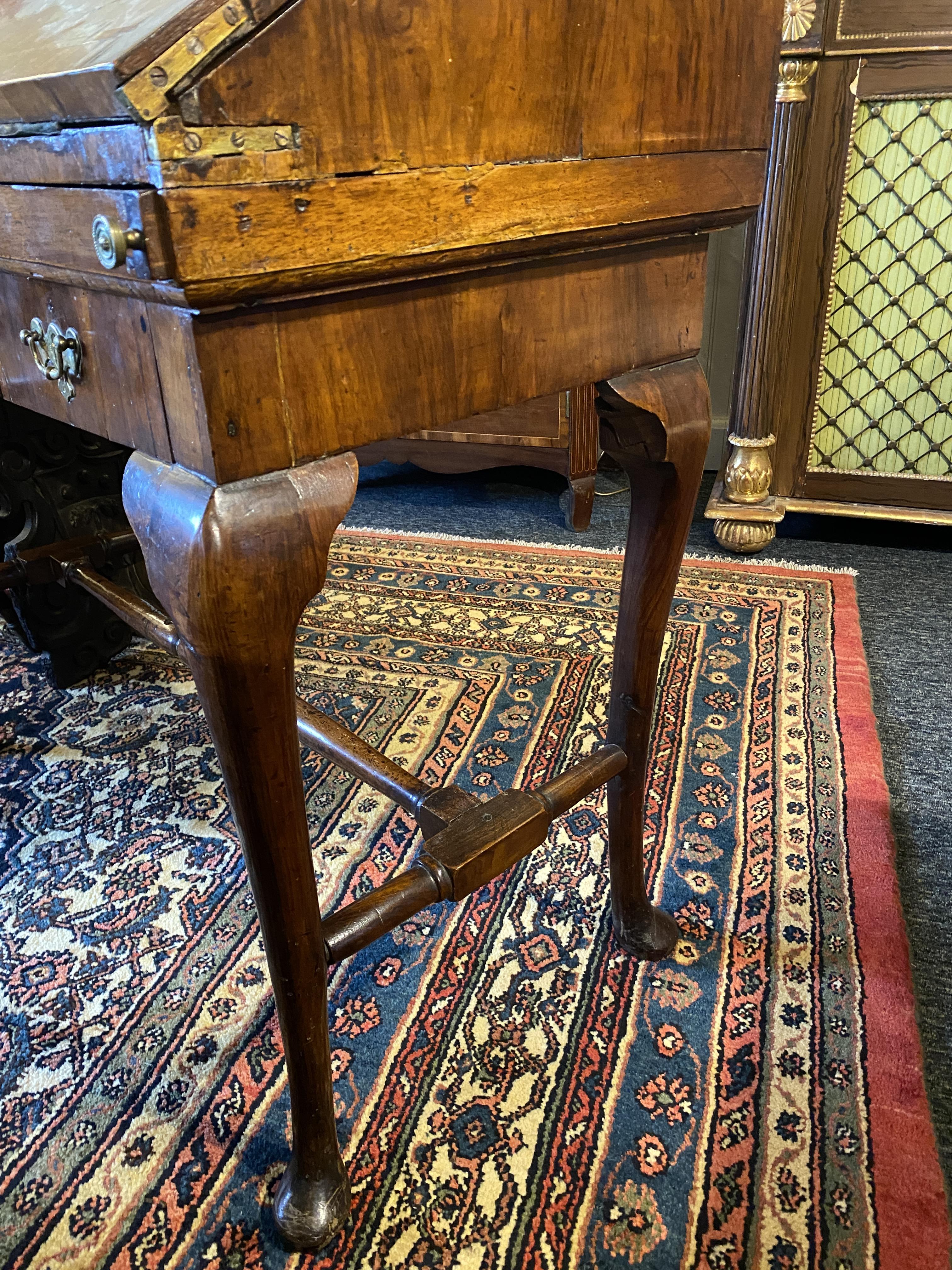 A walnut crossbanded and featherbanded bureau - Image 13 of 21