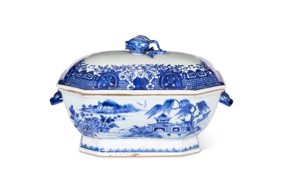 An 18th century Chinese Nanking blue and white porcelain tureen and cover