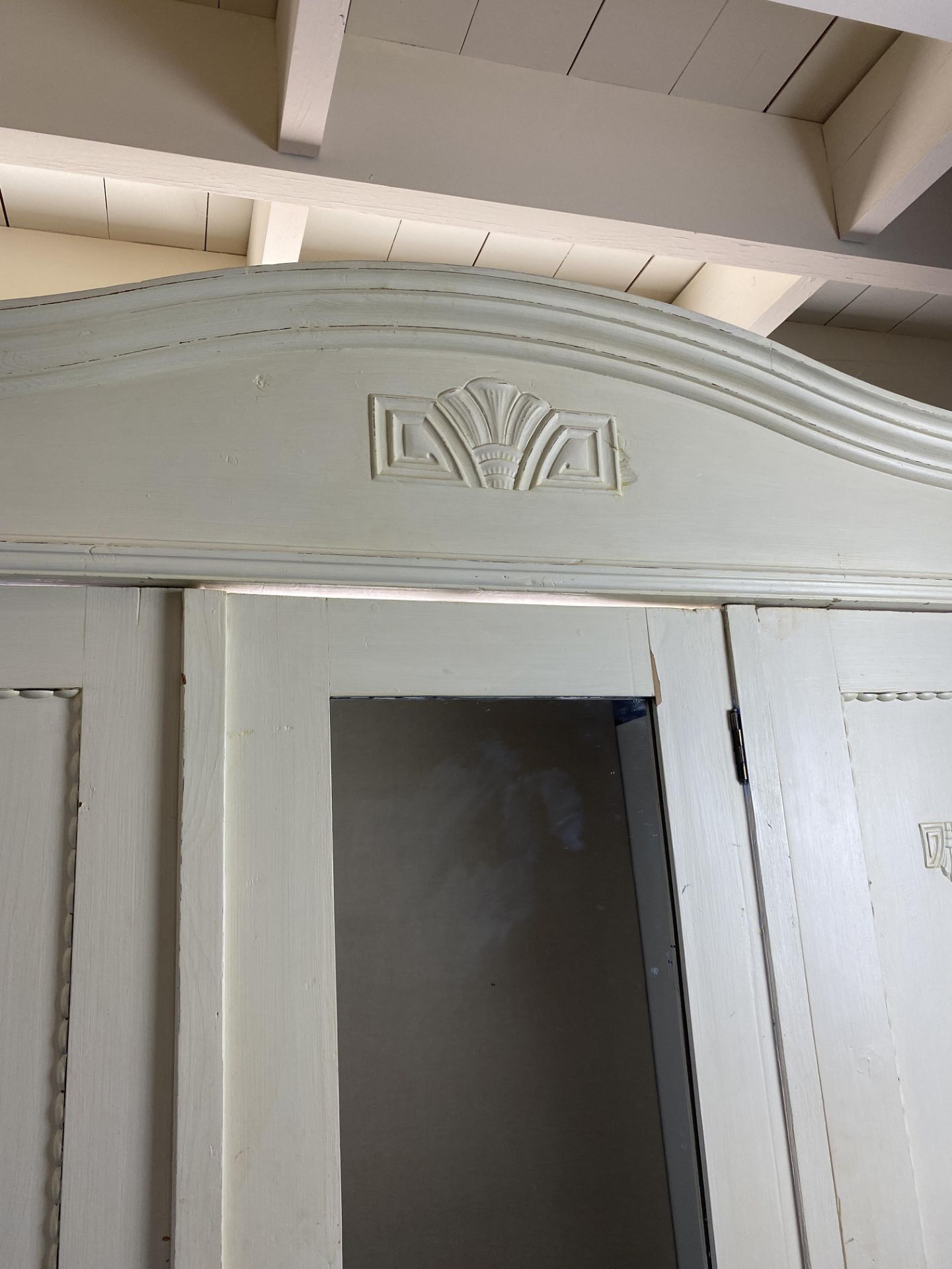 A small 1930's French cream painted armoire - Image 5 of 6