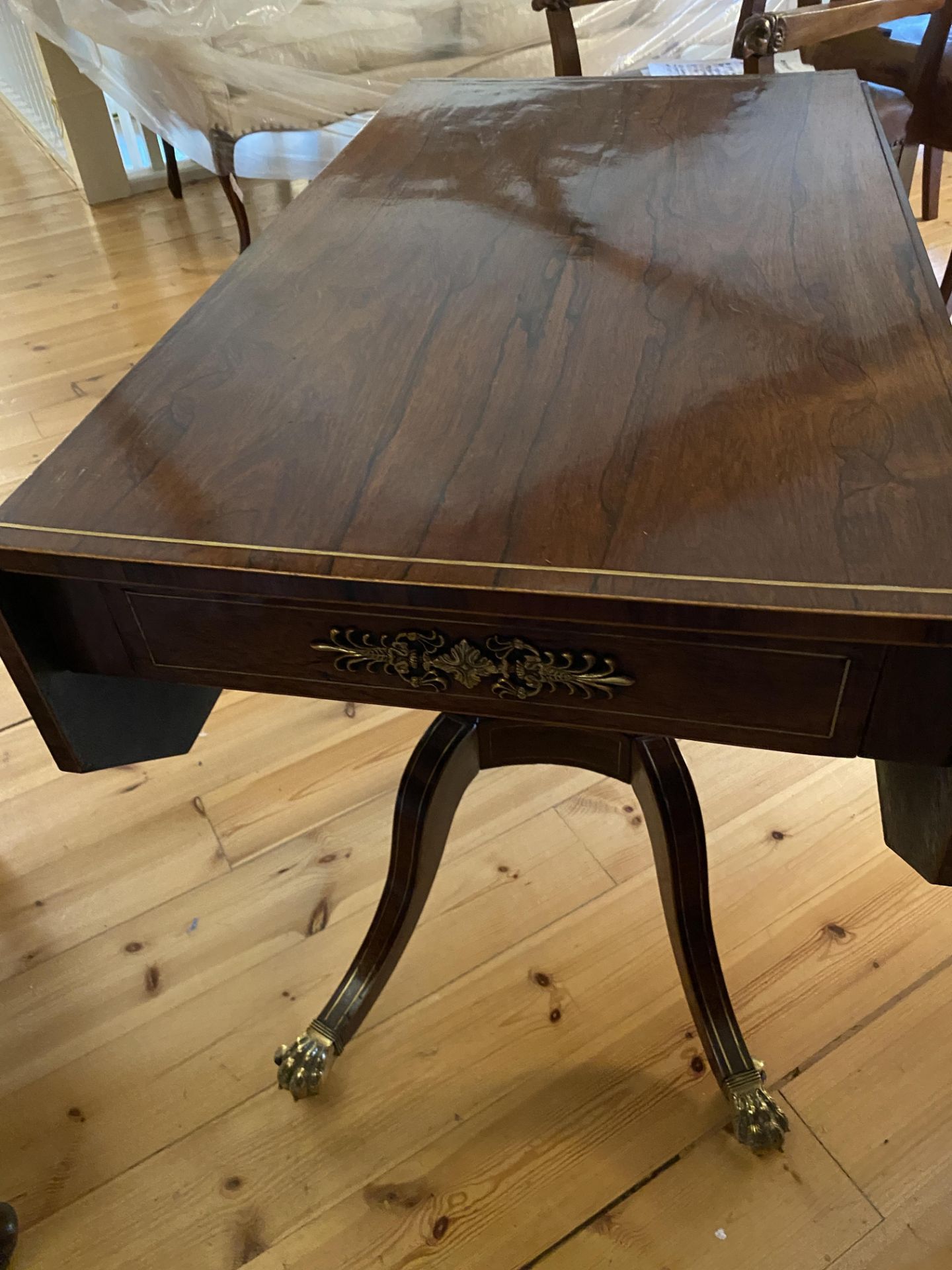 A Regency rosewood and brass inlaid drop leaf table - Image 11 of 11