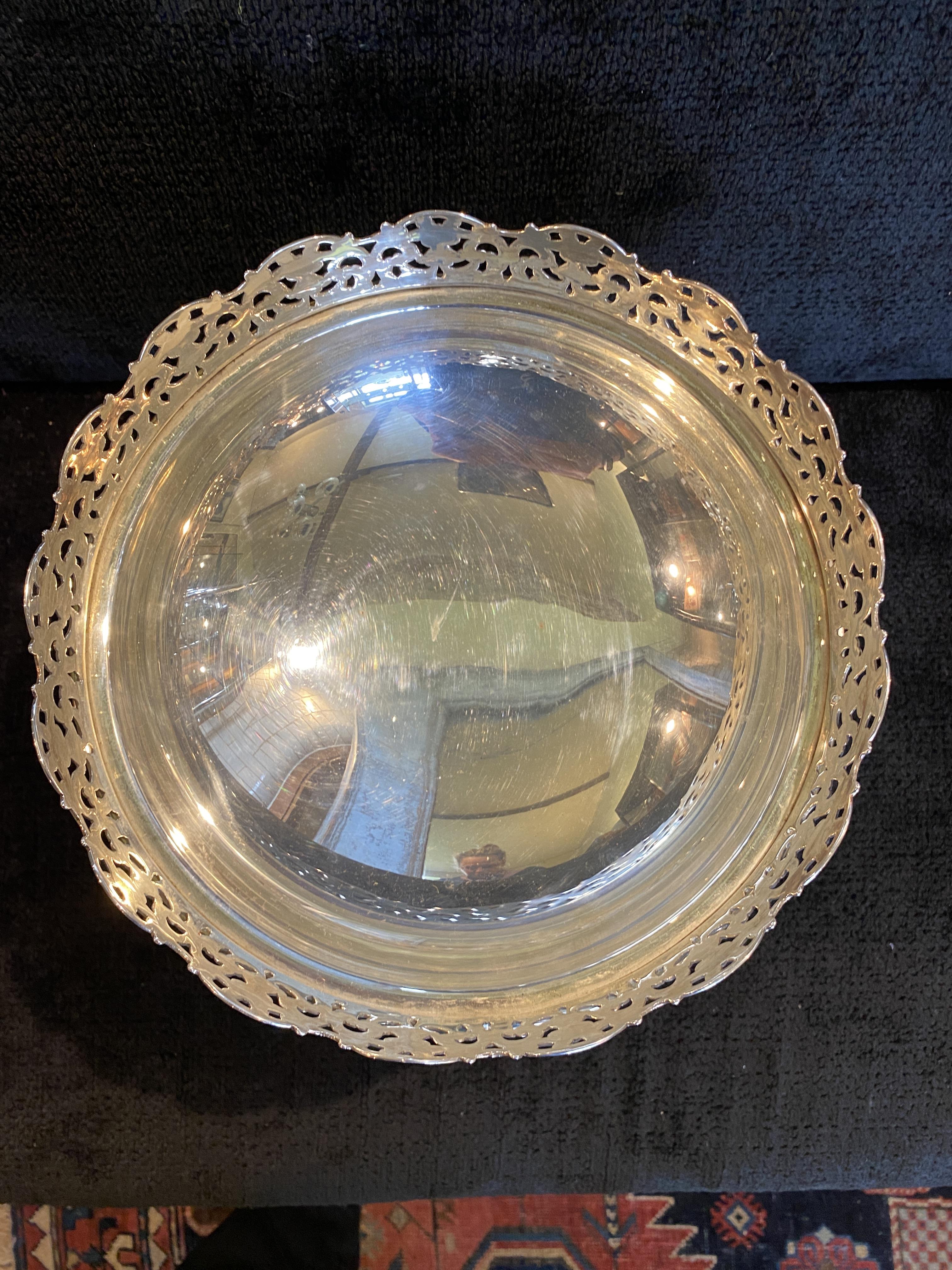 An Edward VII octagonal silver vase of flared form and a silver plated tazza - Image 9 of 14