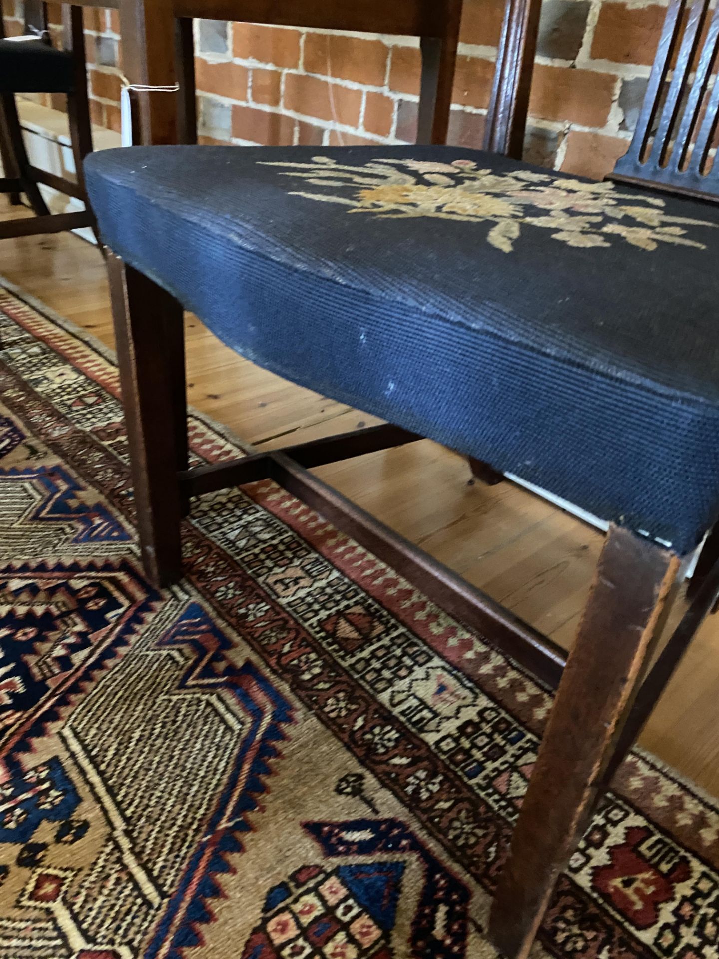 A pair of George III mahogany dining chairs in the Hepplewhite taste - Image 9 of 10