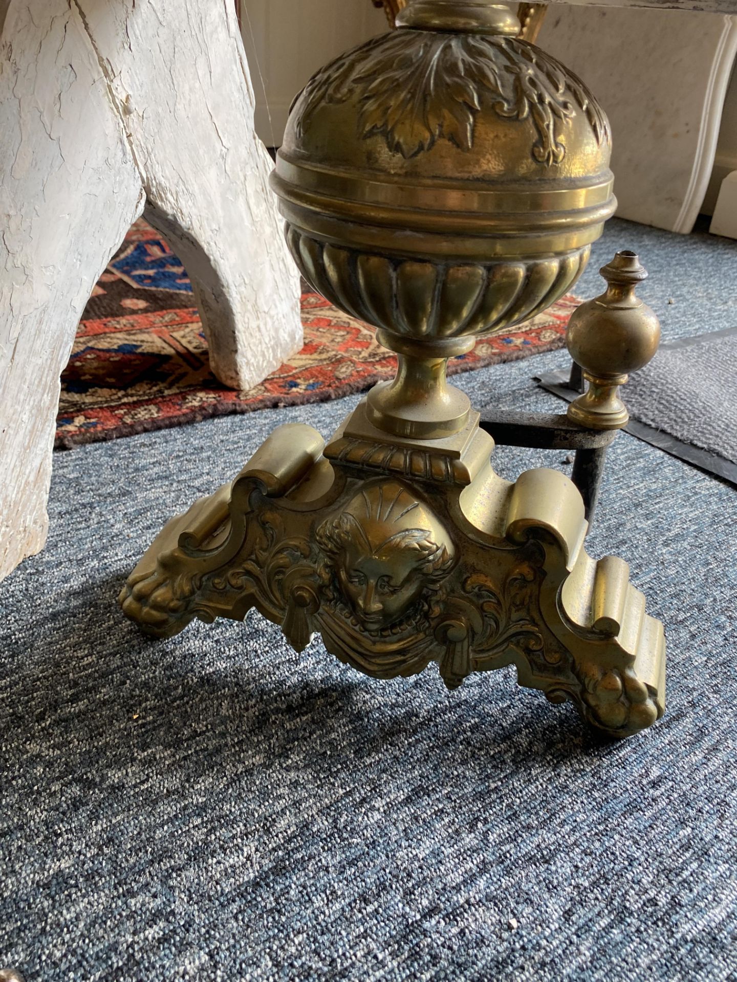 A pair of 19th century brass andirons - Image 3 of 6