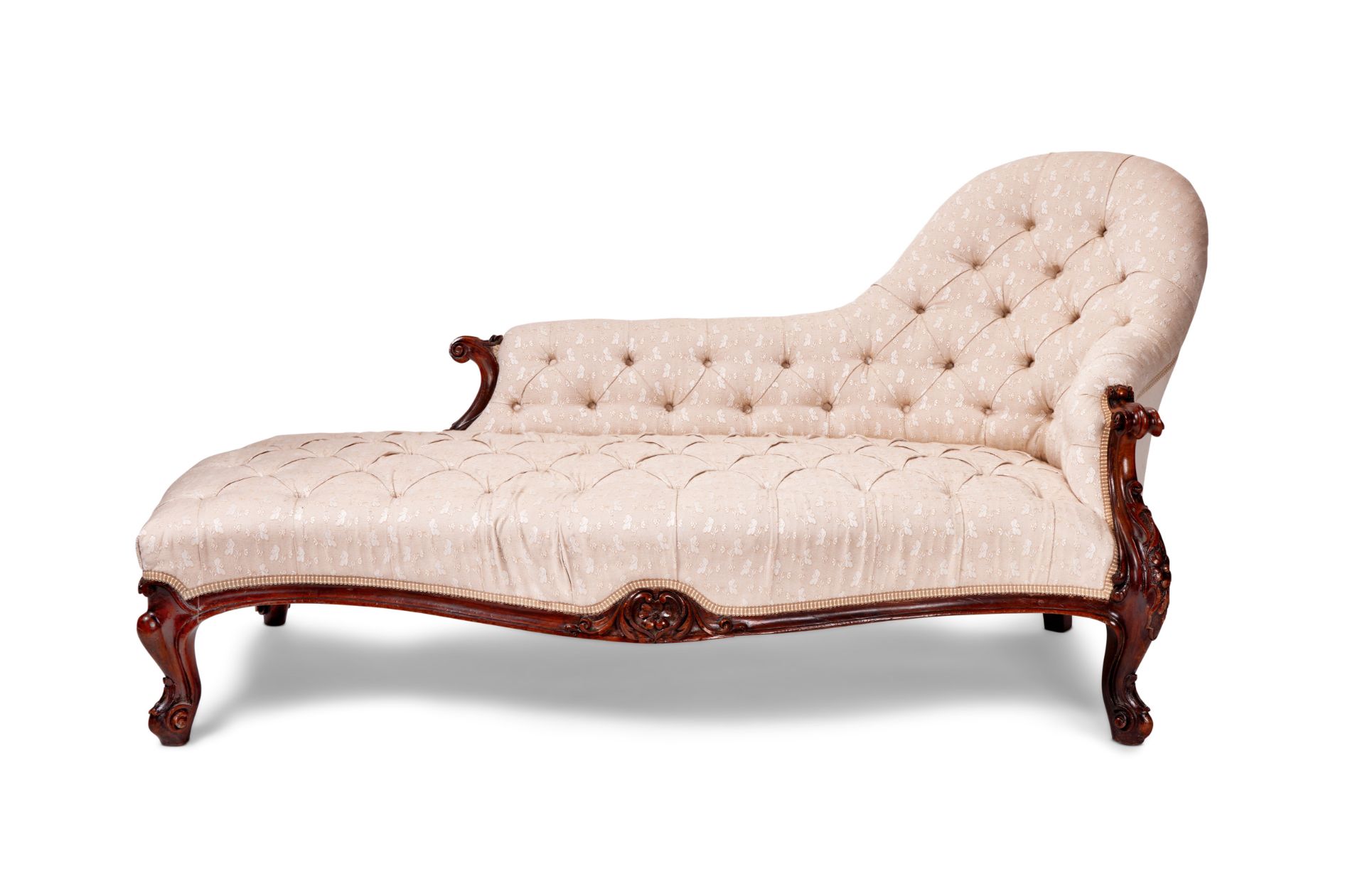 A Victorian walnut chaise longue