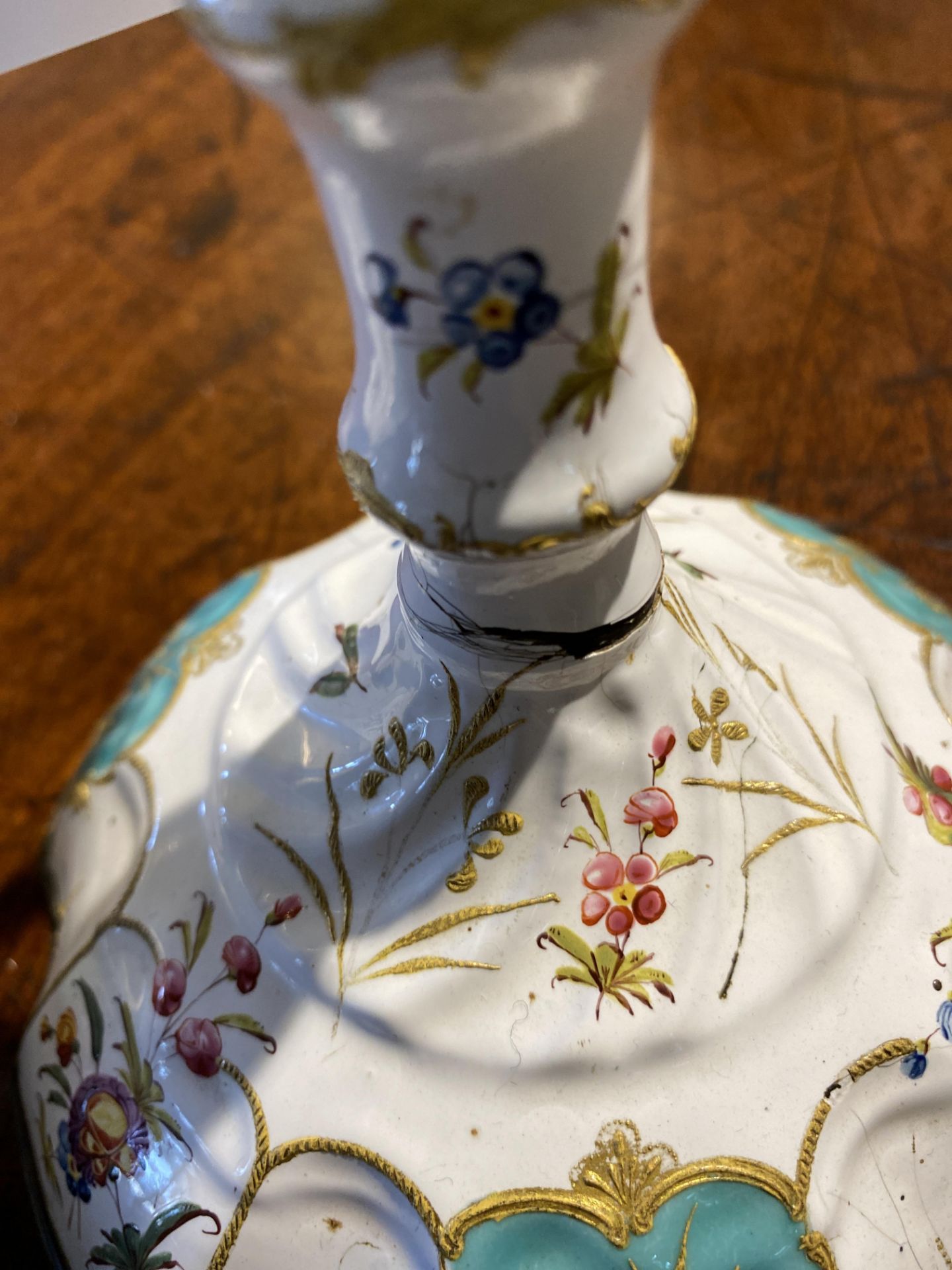 A pair of late 18th century South Staffordshire enamel candlesticks - Image 11 of 11